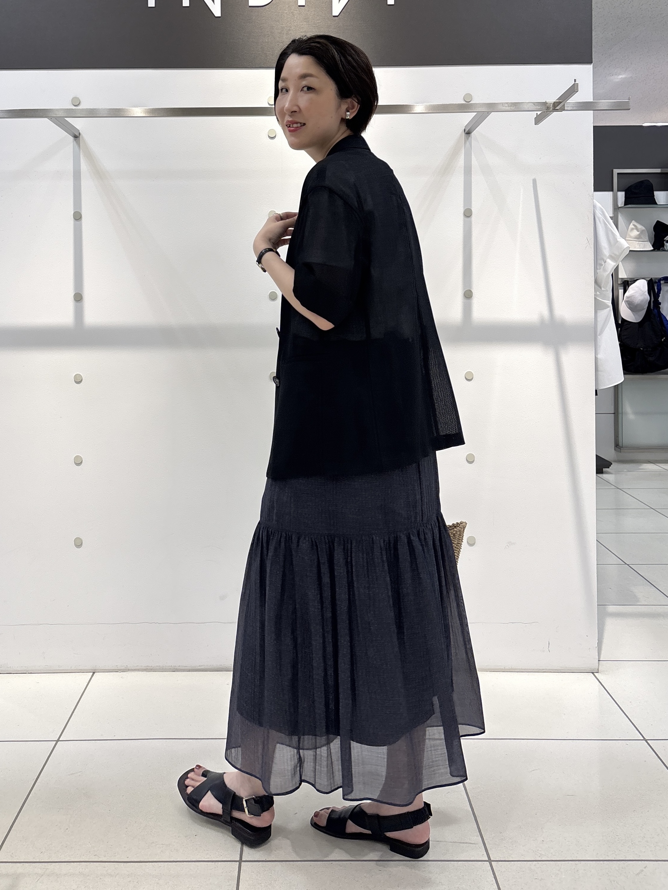 yuriさんの「INDIVI｜【バックシャン】異素材ドッキングプルオーバー」を使ったコーディネート