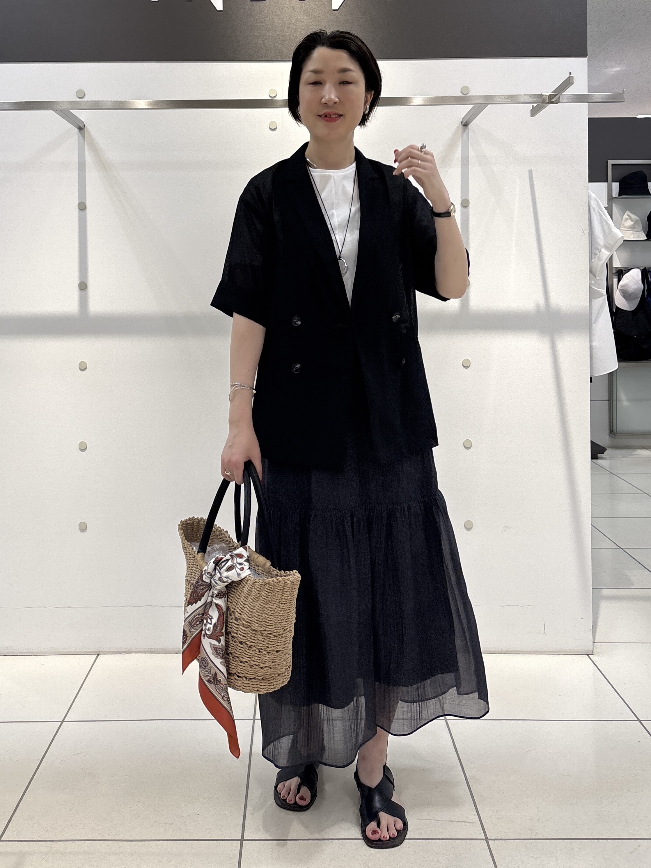 yuriさんの「INDIVI｜【バックシャン】異素材ドッキングプルオーバー」を使ったコーディネート