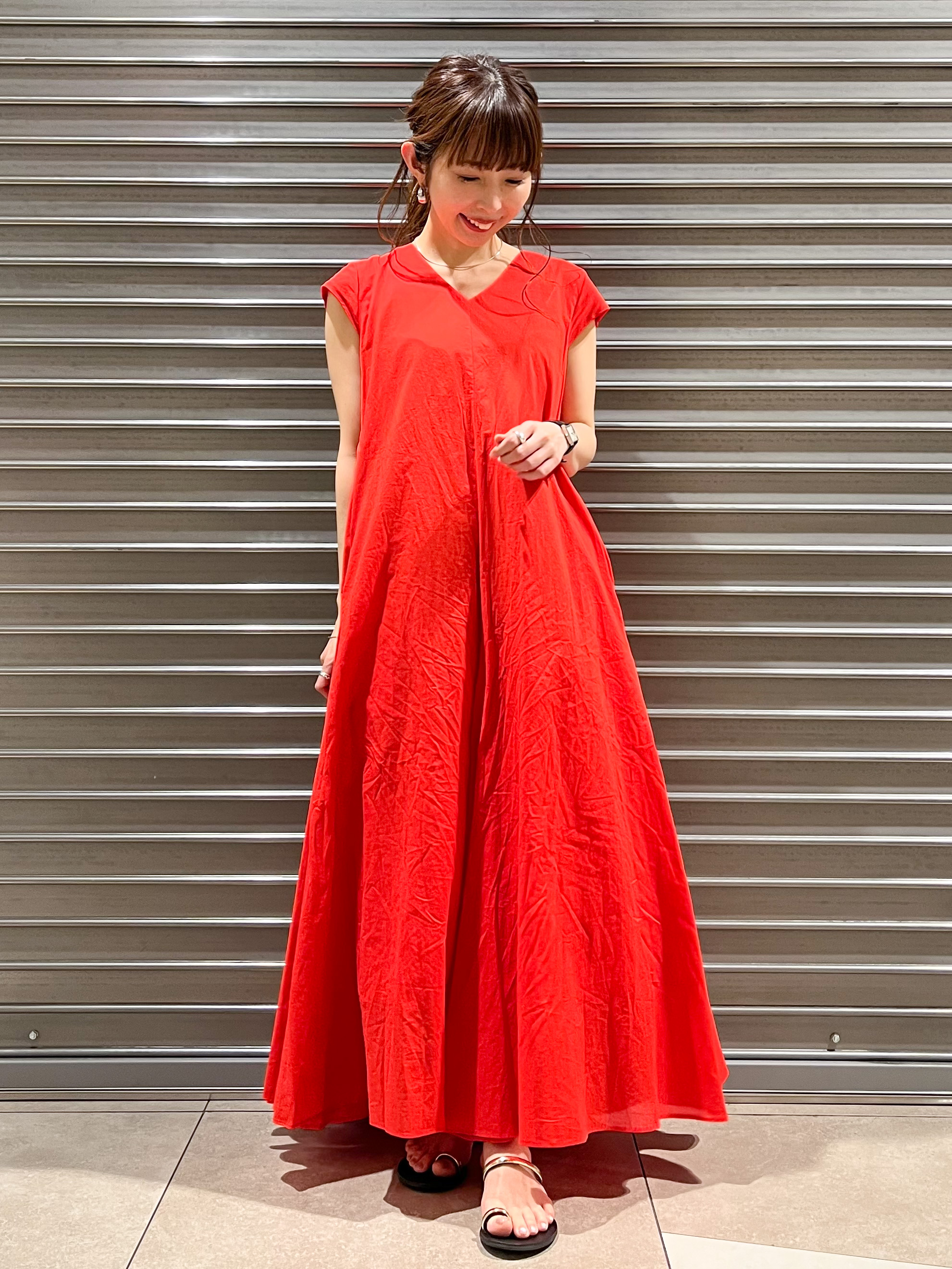 じゅんさんの「DRESSTERIOR｜【きれいめ/ウォッシャブル】コットンローンフレンチスリーブワンピ」を使ったコーディネート