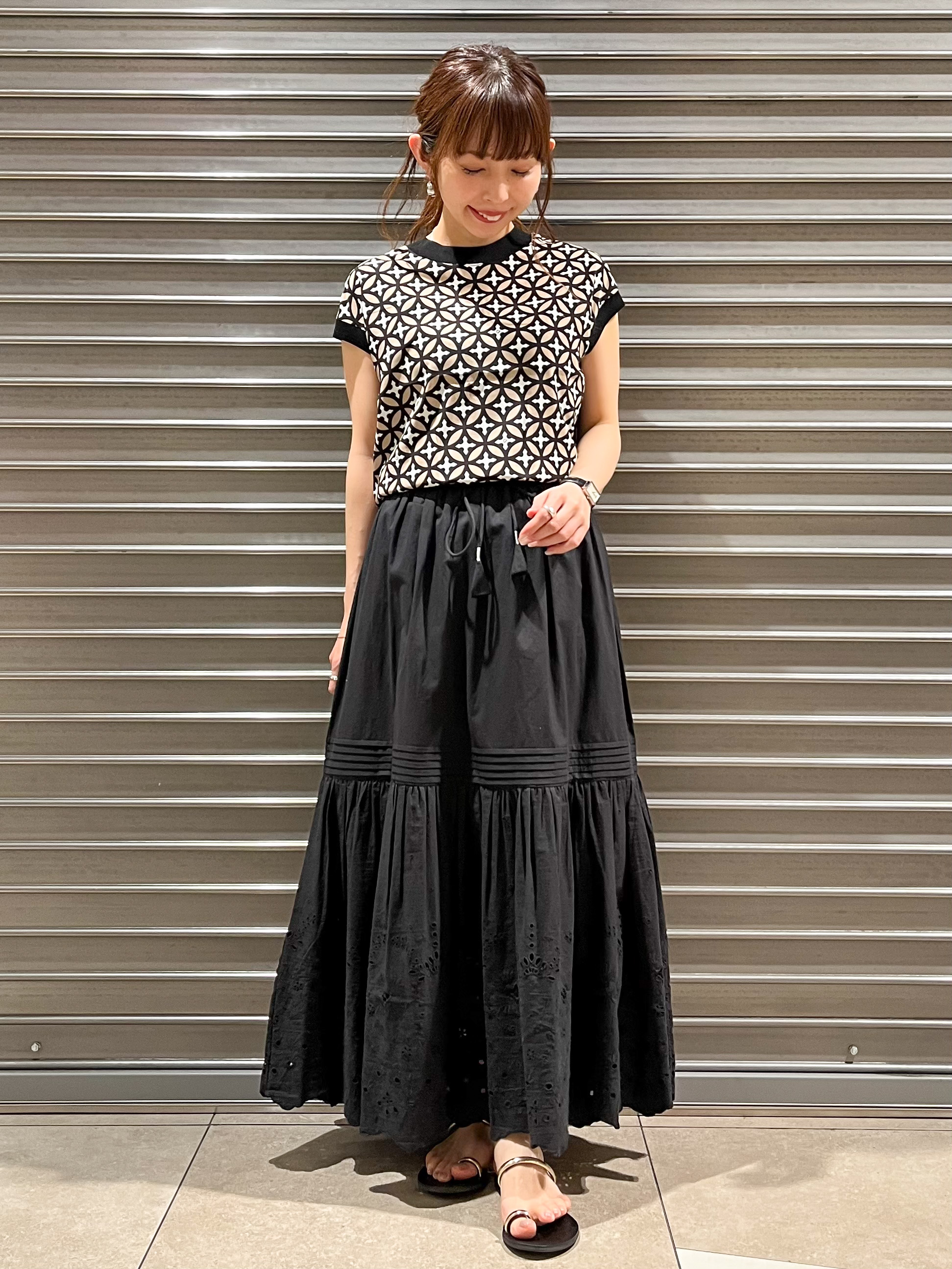 じゅんさんの「DRESSTERIOR｜ウォッシャブルエンブロイダリースカート」を使ったコーディネート