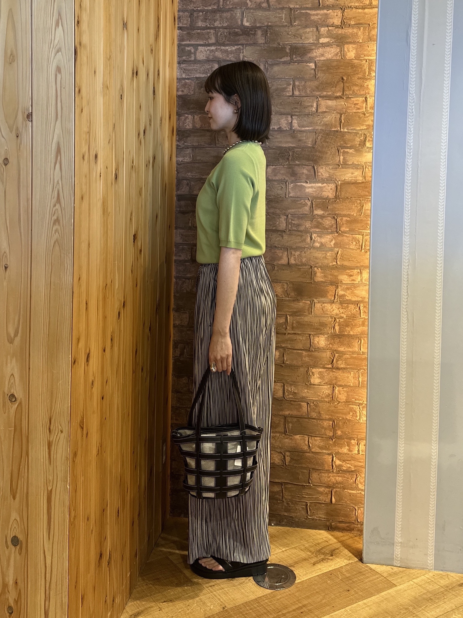 chiiさんの「SHOO･LA･RUE｜【毎日洗える/S-LL/UV】上半身すっきり 二の腕見せない5分袖ニット」を使ったコーディネート