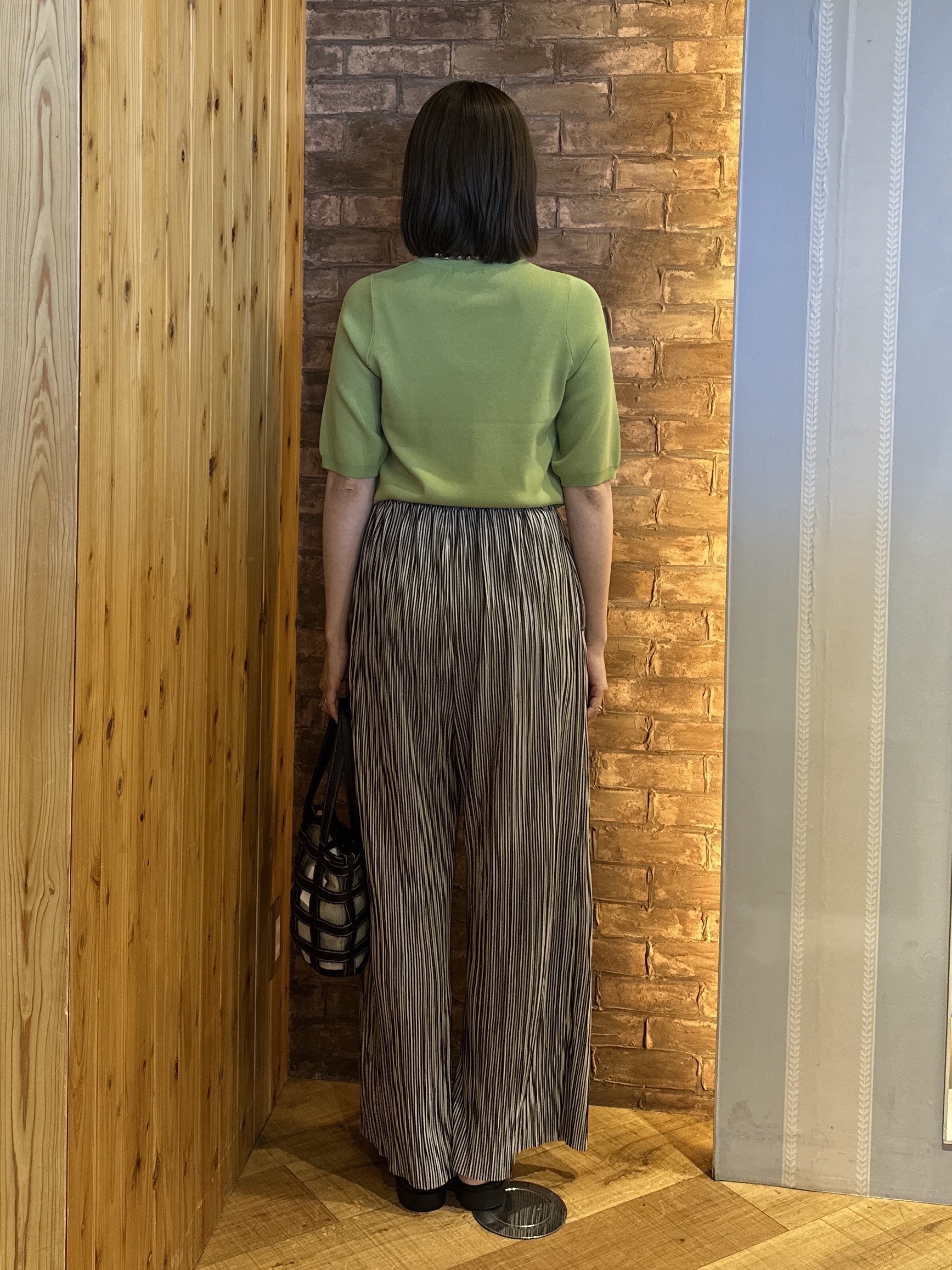 chiiさんの「SHOO･LA･RUE｜【毎日洗える/S-LL/UV】上半身すっきり 二の腕見せない5分袖ニット」を使ったコーディネート