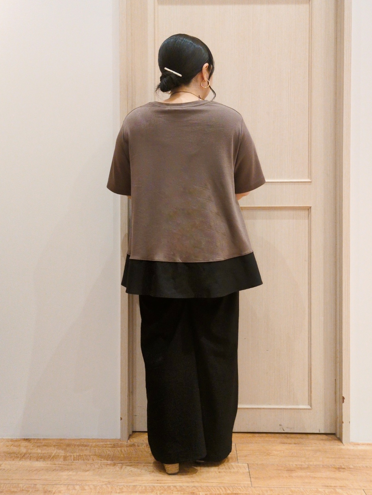 haseさんの「SHOO･LA･RUE｜【UV/抗菌防臭/洗濯機可】体型カバーも叶う 裾切り替えAライントップス」を使ったコーディネート