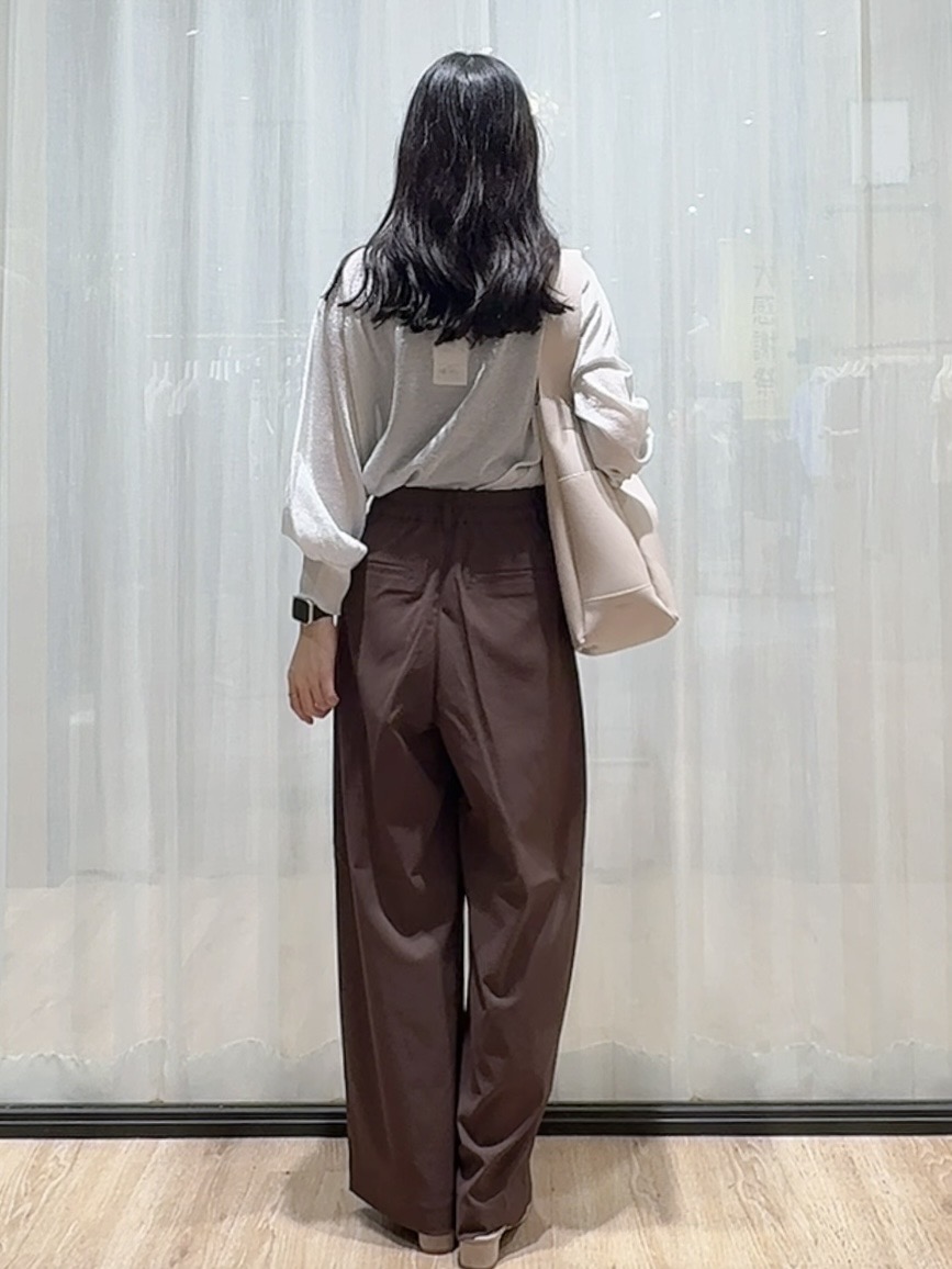 ぞうげさんの「OPAQUE.CLIP｜【接触冷感】シアーラメドルマンショートカーディガン《洗濯機OK》」を使ったコーディネート