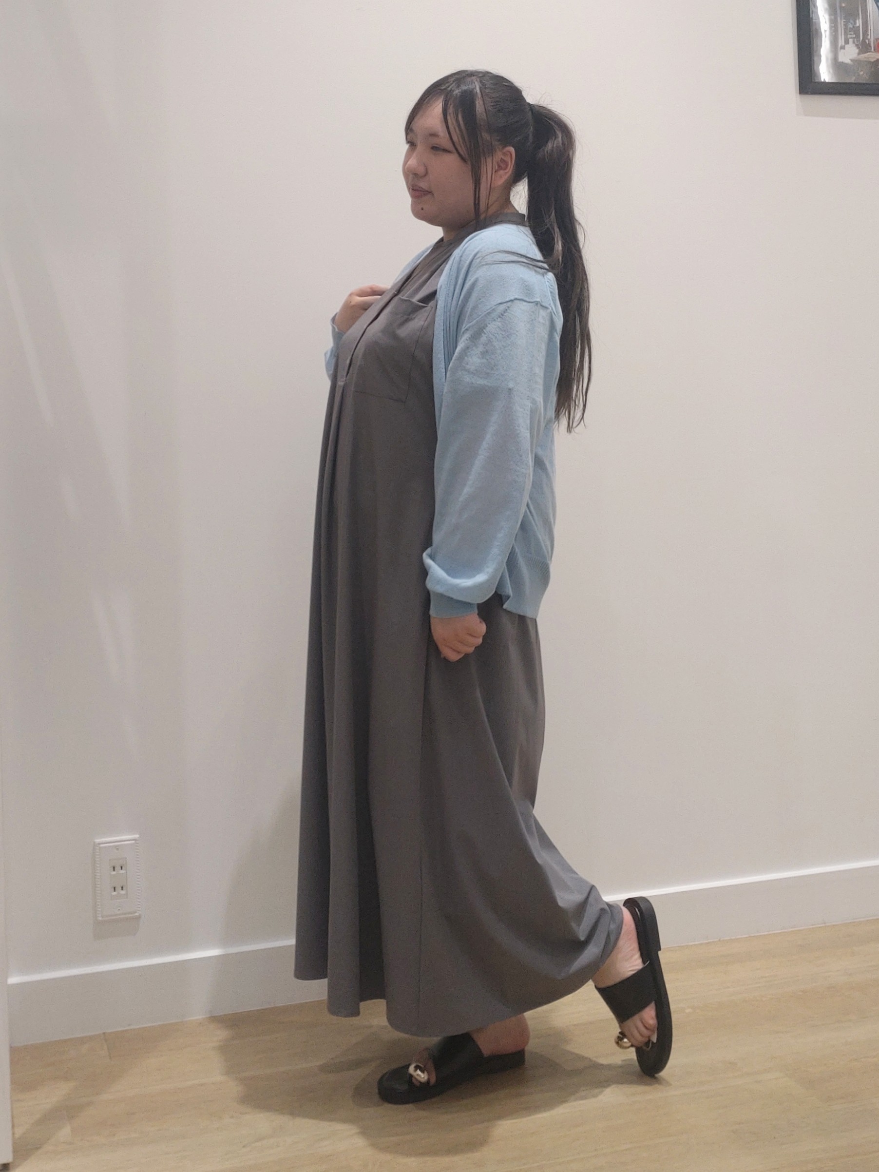yuzuhaさんの「Dessin｜【マシンウォッシャブル】Vネックシアーカーディガン」を使ったコーディネート