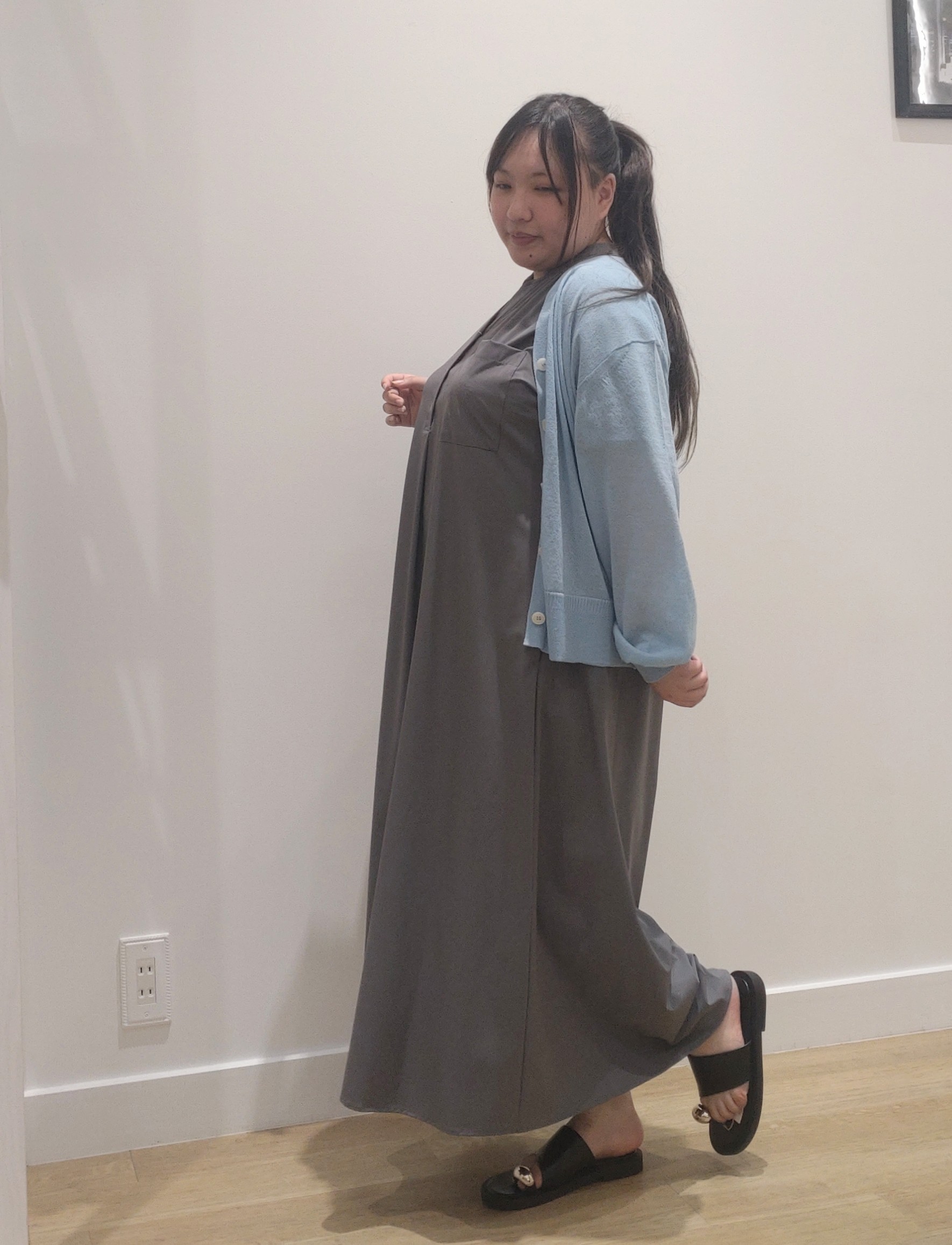 yuzuhaさんの「Dessin｜【マシンウォッシャブル】Vネックシアーカーディガン」を使ったコーディネート