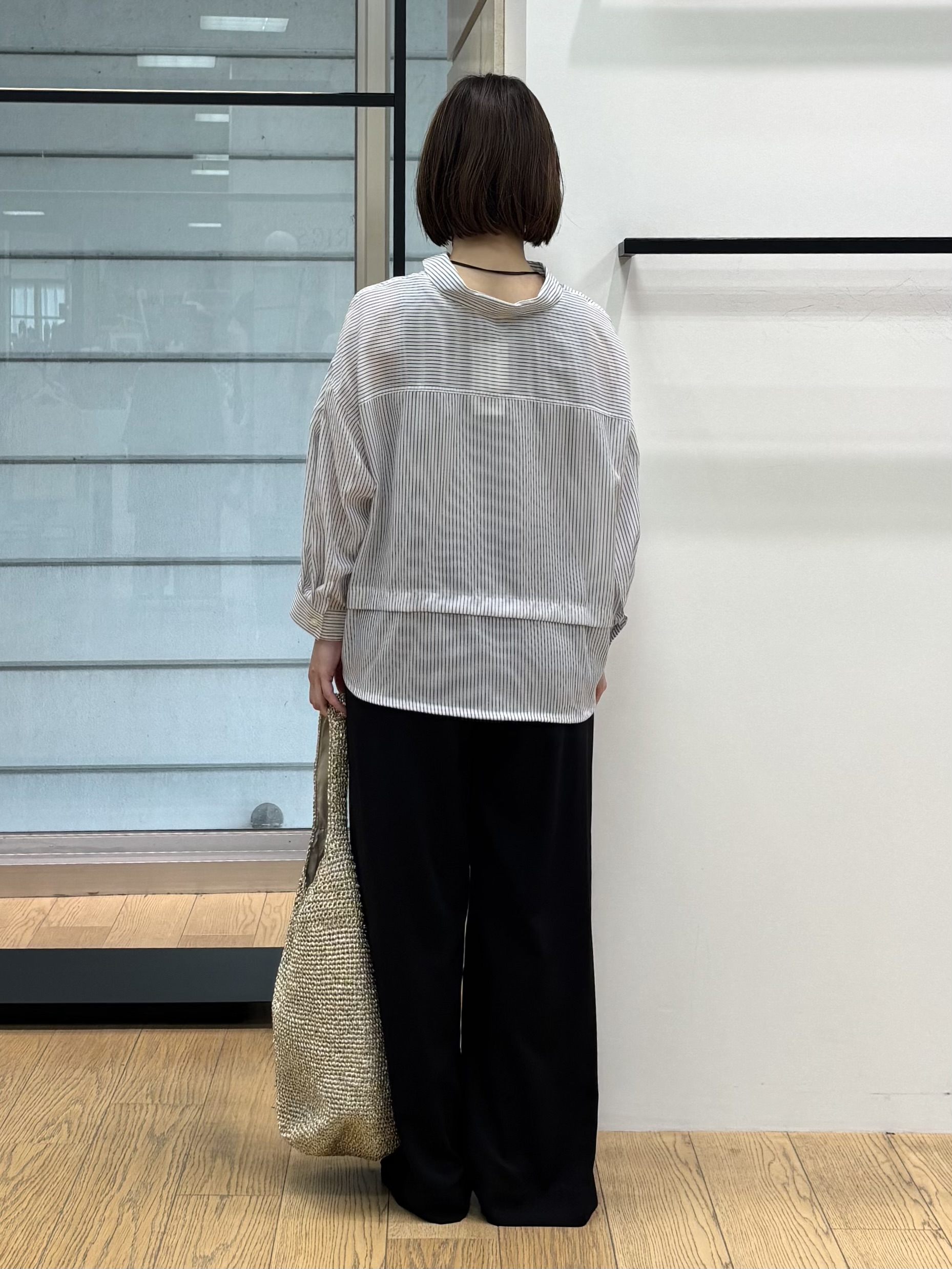 asamiさんの「INDIVI｜【接触冷感／洗える／2WAY】ドロスト付 シアーシャンブレーシャツ」を使ったコーディネート