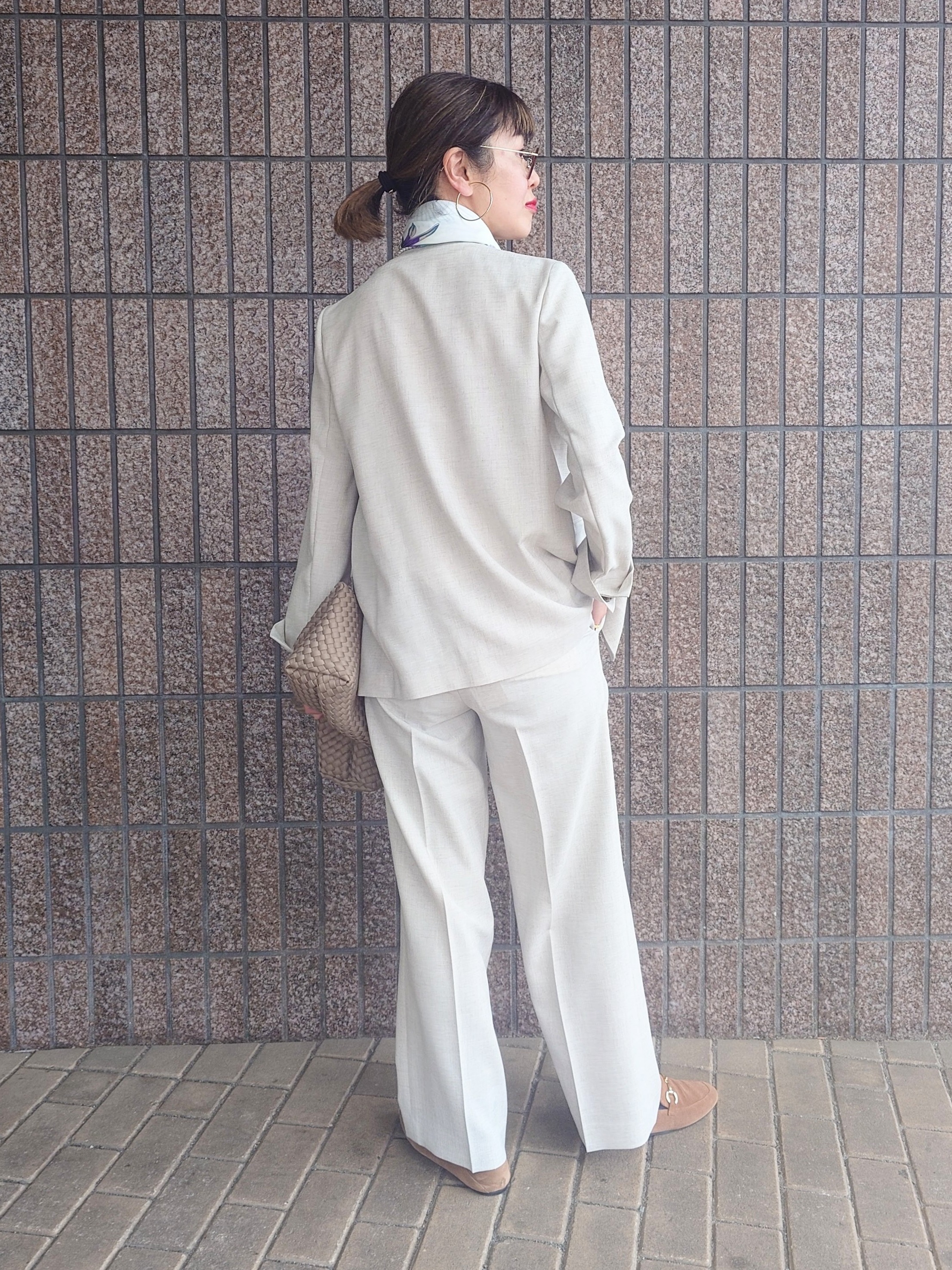 MUTSUKOさんの「UNTITLED｜◆【さらりと快適/セットアップ可/UV/接触冷感】スラブカラーレスジャケット」を使ったコーディネート