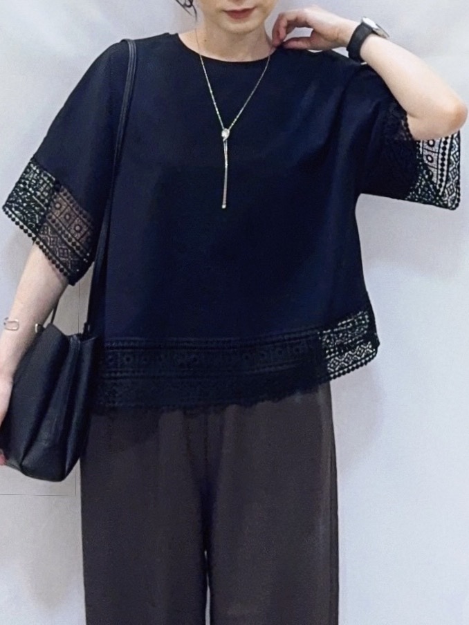 𝐇𝐢𝐫𝐨𝐦𝐢さんの「SHOO･LA･RUE｜【洗濯機可/体型カバー/S-LL】レース使いがポイント デザインTシャツ」を使ったコーディネート