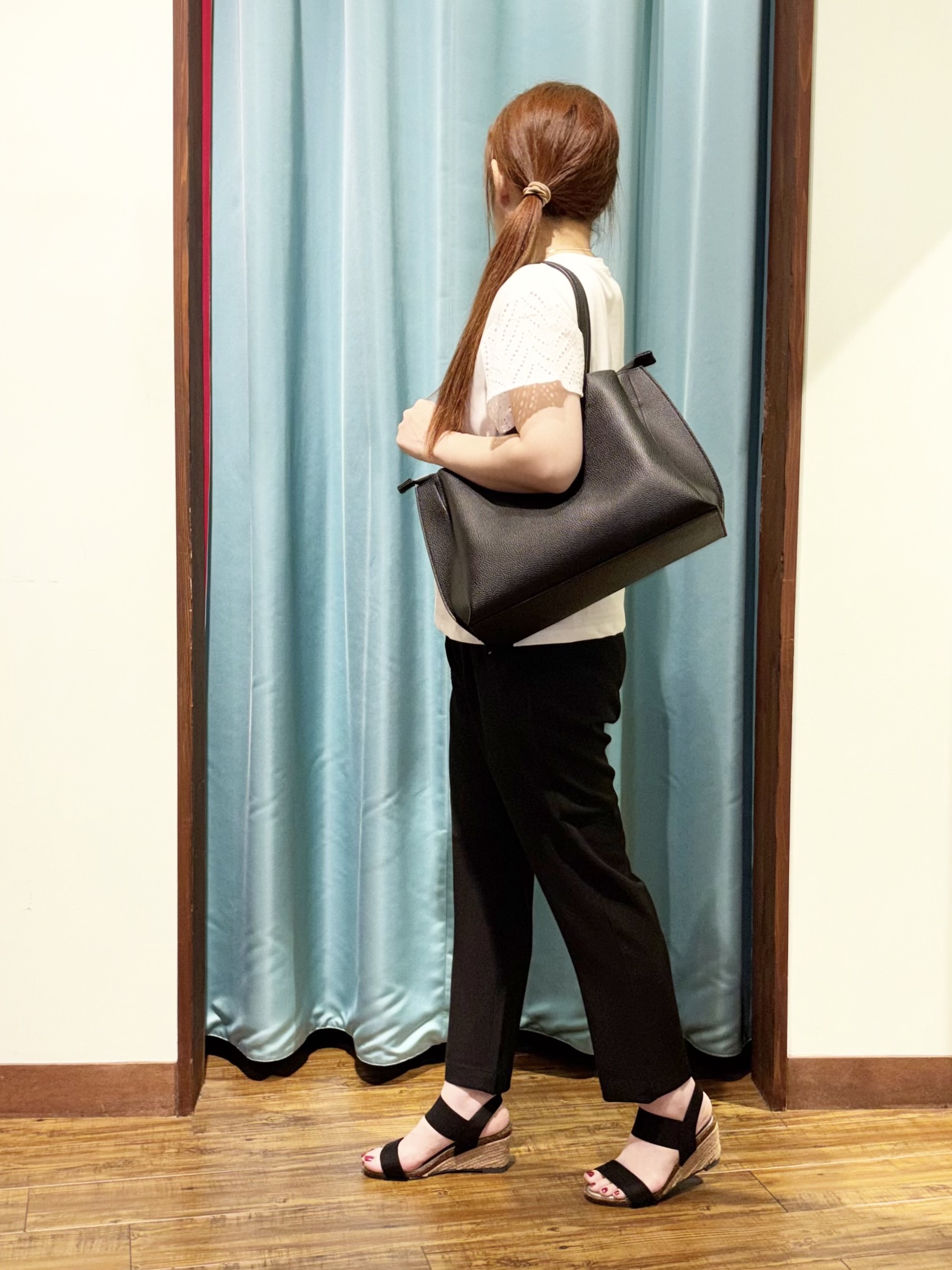 tukiさんの「SHOO･LA･RUE｜【S-LL/洗濯機可/体型カバー】汗じみが気になりにくい お袖レースフレアTシャツ」を使ったコーディネート