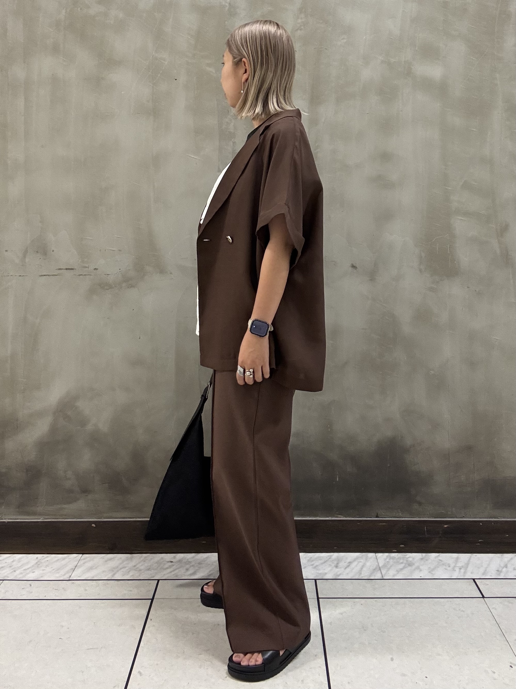 minaさんの「grove｜【洗濯機OK/SETUP可】シワになりにくいハーフスリーブジャケット」を使ったコーディネート