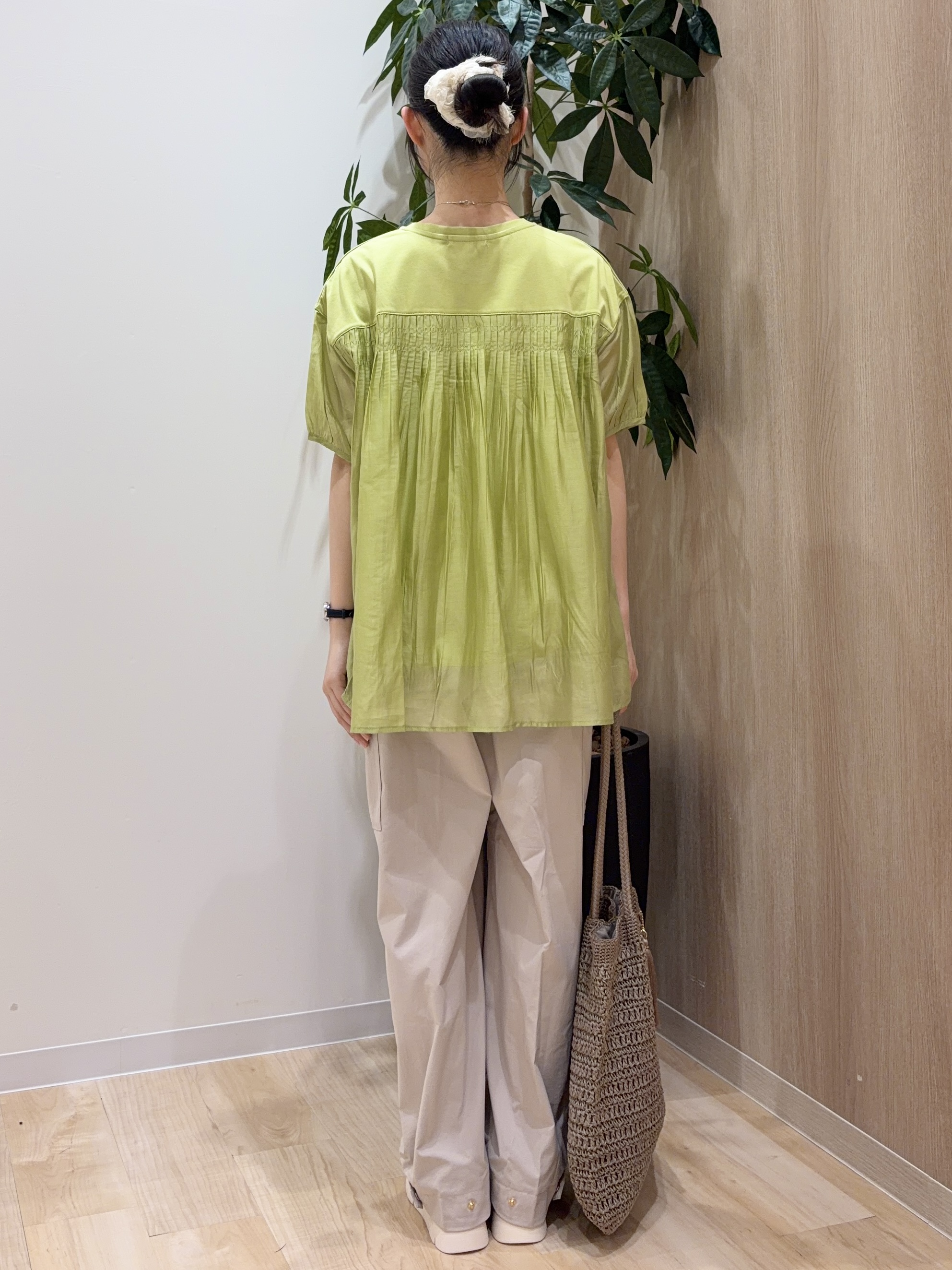 ayaneさんの「grove｜【UVカット】体型カバー叶う、バックプリーツTシャツ」を使ったコーディネート