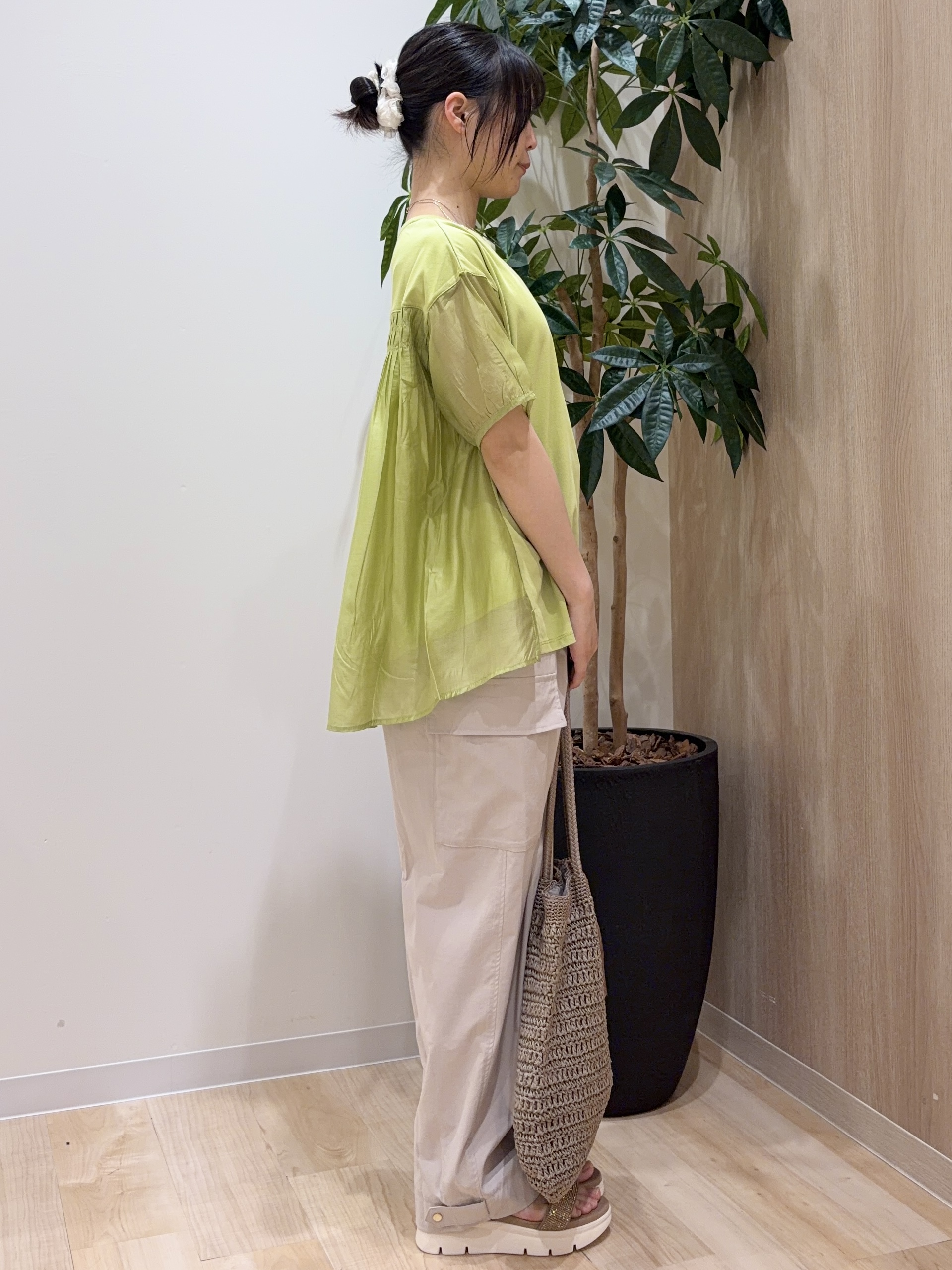 ayaneさんの「grove｜【UVカット】体型カバー叶う、バックプリーツTシャツ」を使ったコーディネート