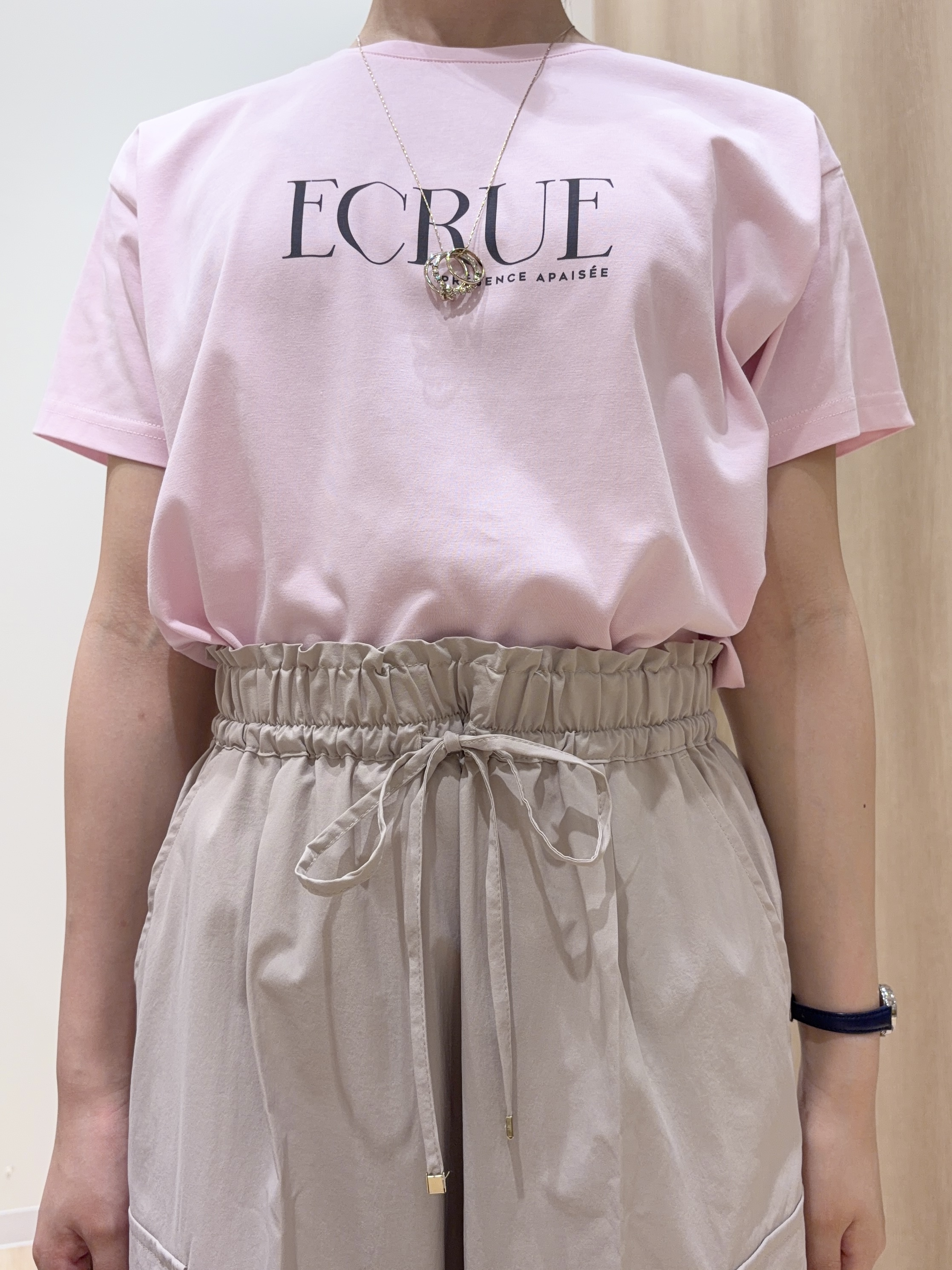 ayaneさんの「grove｜【遮熱／吸水速乾／UVカット】ベーシックロゴTシャツ」を使ったコーディネート