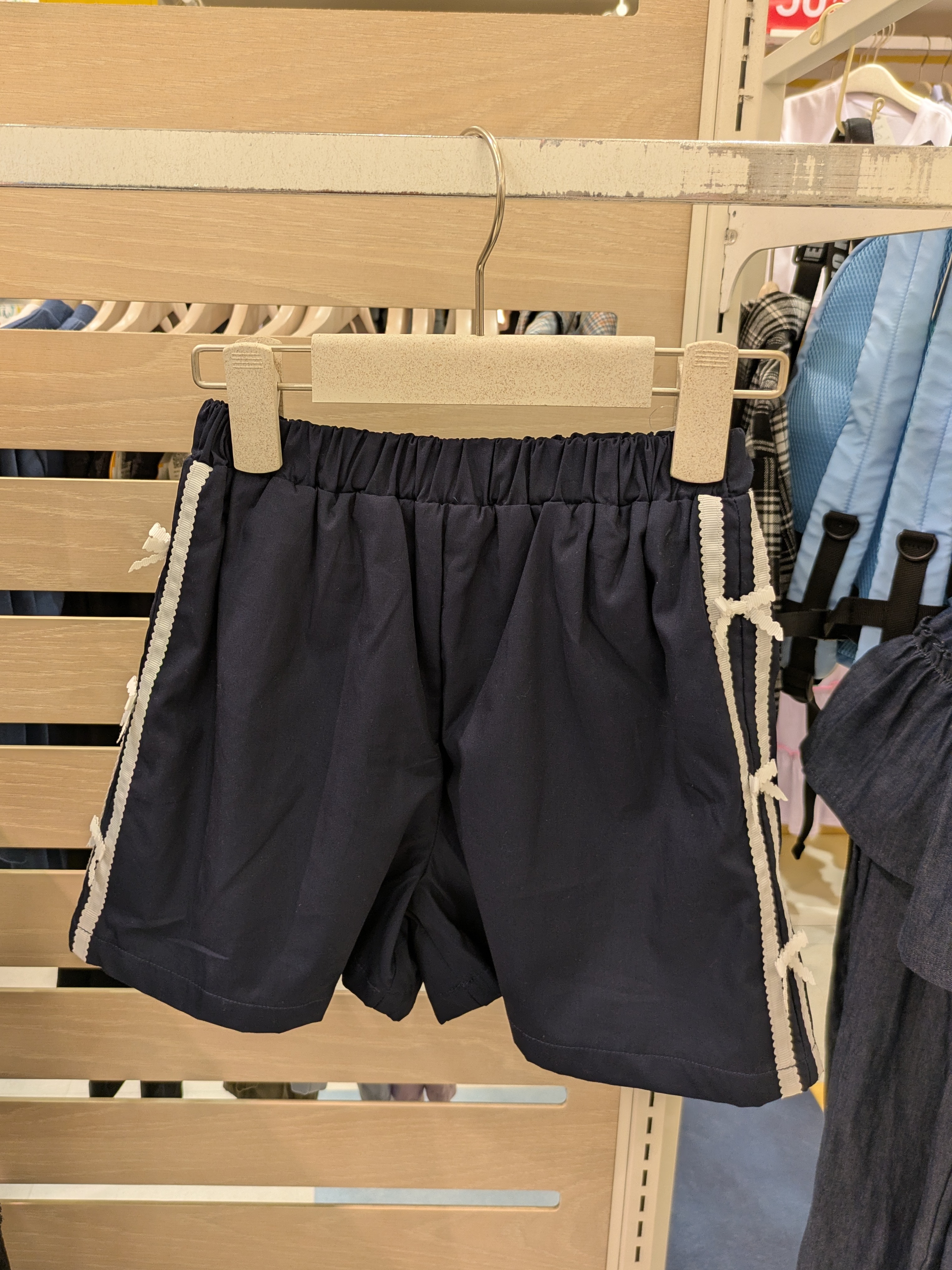 𝐂𝐡𝐢𝐢 &hearts;(ちー)さんの「SHOO･LA･RUE｜【100-130cm】サイドラインショートパンツ」を使ったコーディネート