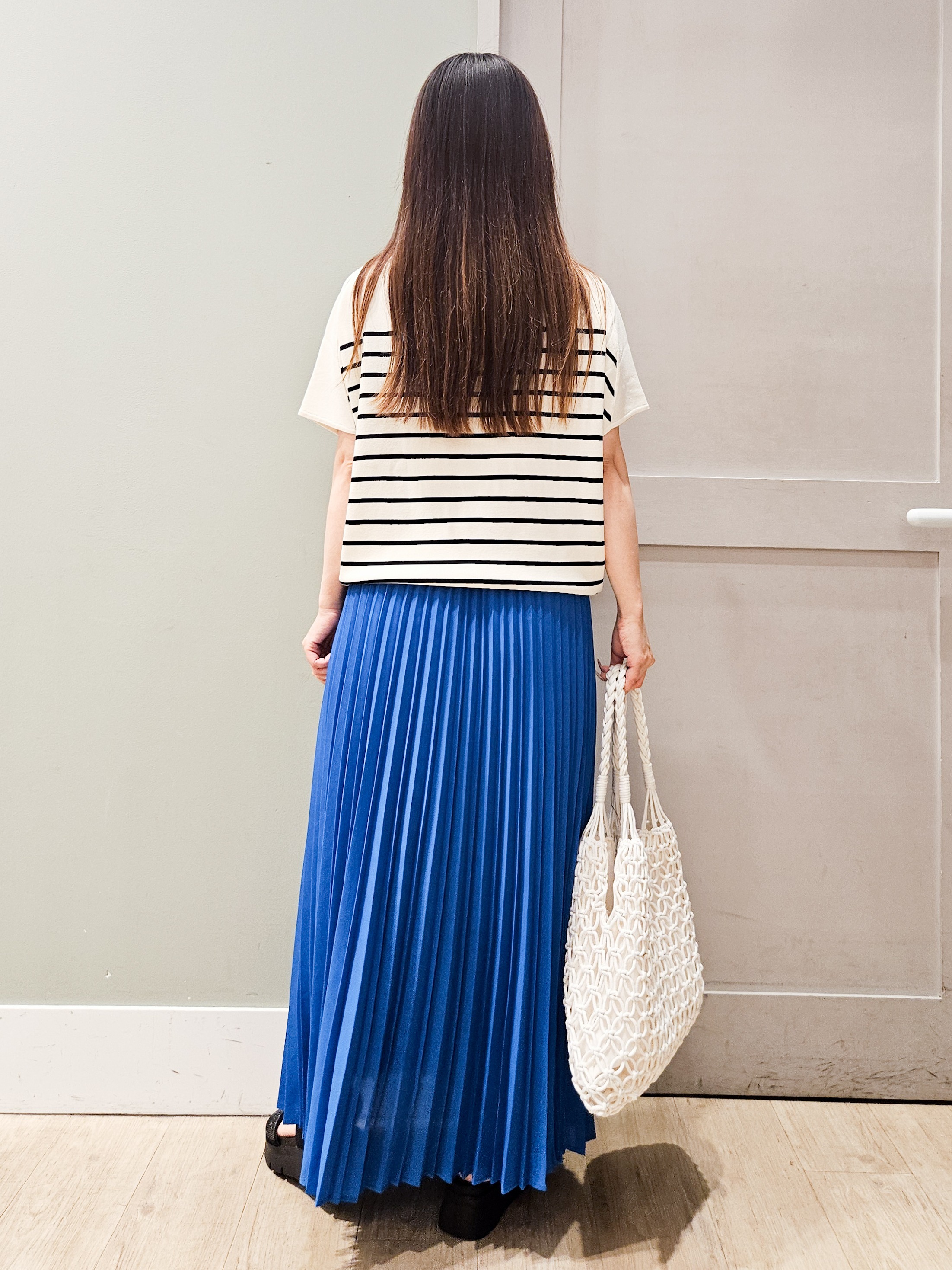 maiさんの「grove｜【シリーズ累計36万枚！名品ニット】やわらかドライタッチ ドルマンニット」を使ったコーディネート