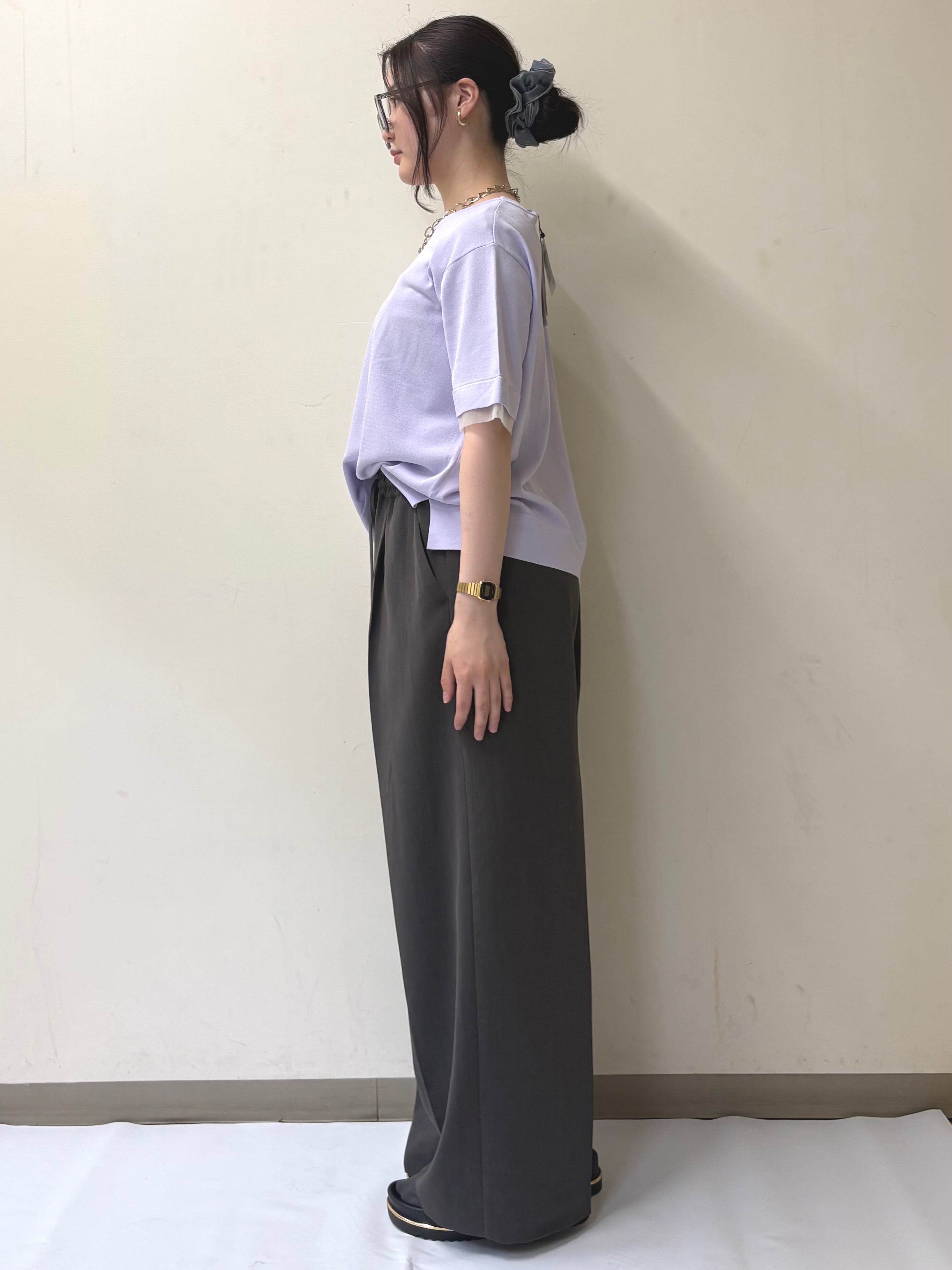 幕田里咲さんの「OPAQUE.CLIP｜【UV／接触冷感／抗ピル】シアー＆レイヤード風さらりニット《洗濯機OK》」を使ったコーディネート