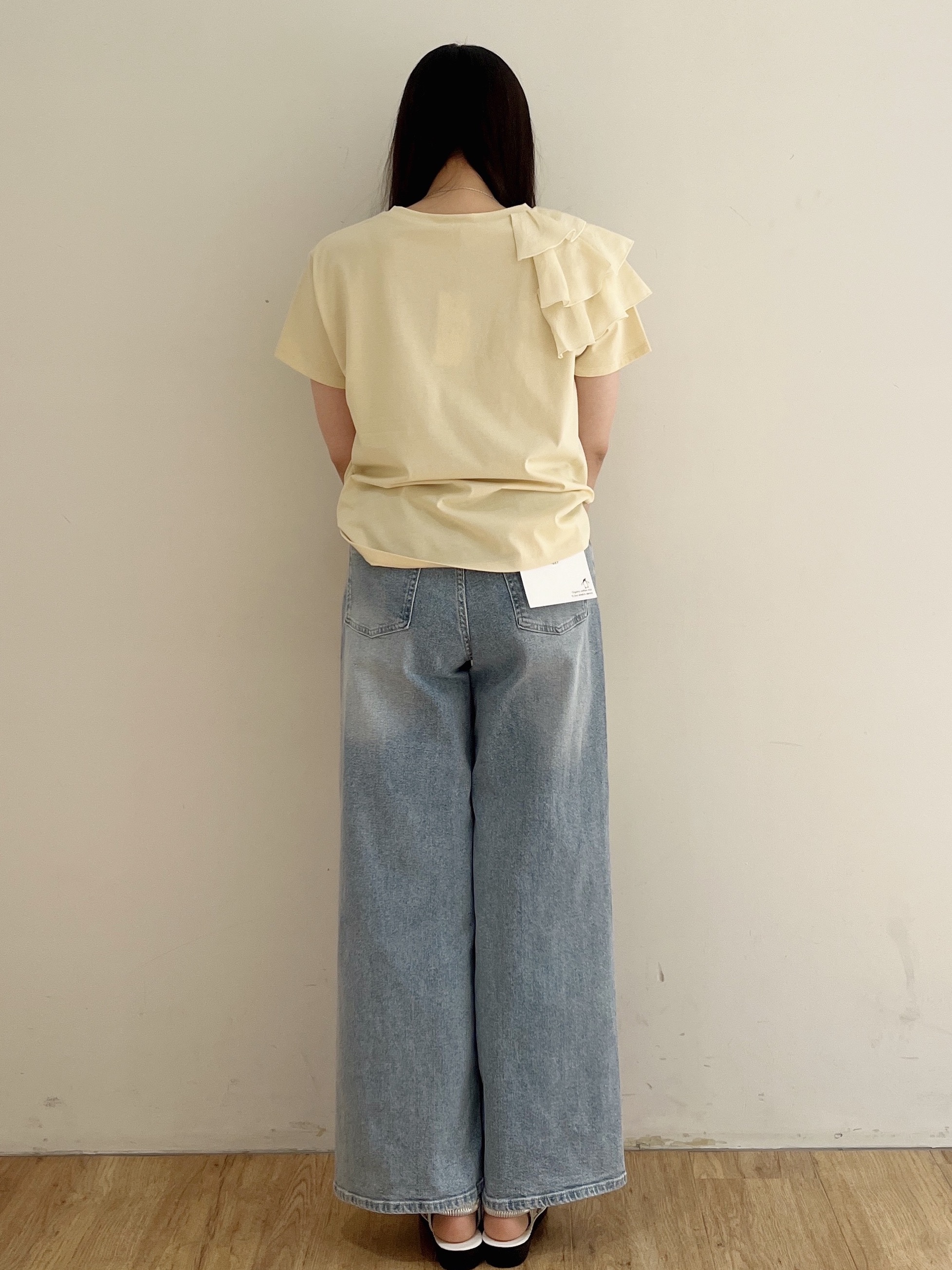 yukikaさんの「OPAQUE.CLIP｜【接触冷感】アシメフリルドッキングカットソー《UVケア／洗濯機OK》」を使ったコーディネート