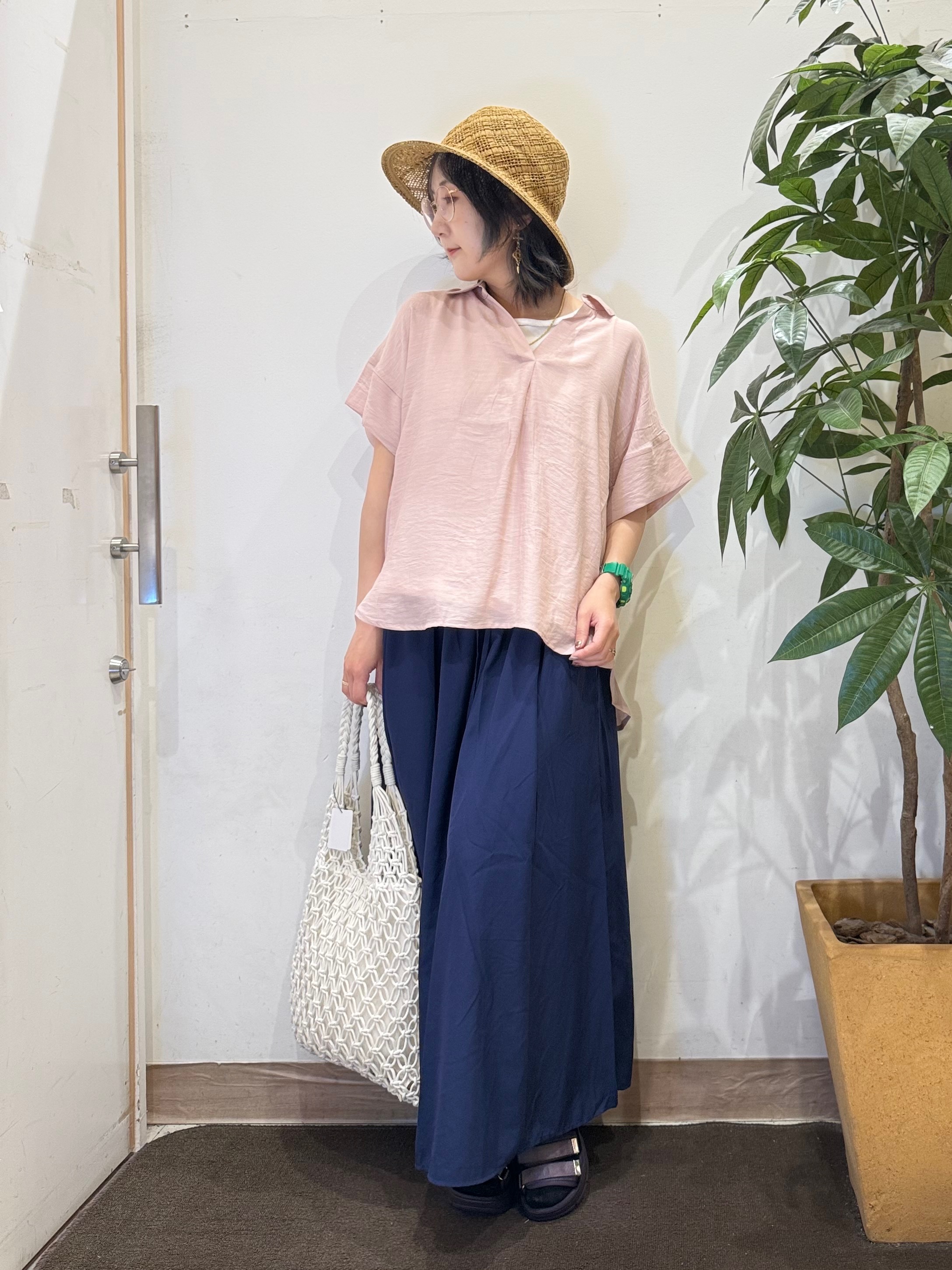 misakiさんの「SHOO･LA･RUE｜【2点セット/S-LL/洗濯機可】時短でコーデ決まる スラブスキッパーシャツ＋タンクトップ」を使ったコーディネート