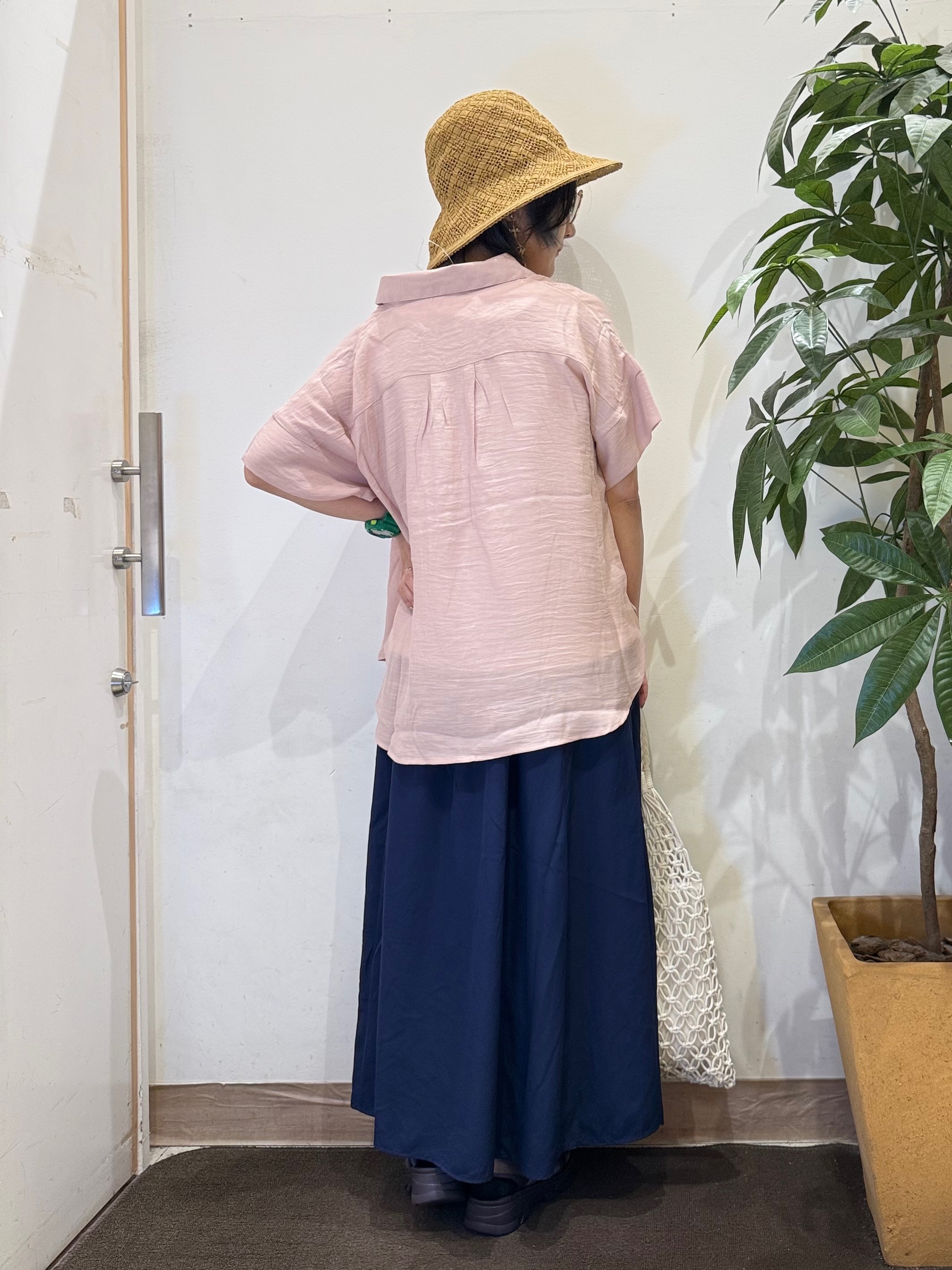 misakiさんの「SHOO･LA･RUE｜【2点セット/S-LL/洗濯機可】時短でコーデ決まる スラブスキッパーシャツ＋タンクトップ」を使ったコーディネート