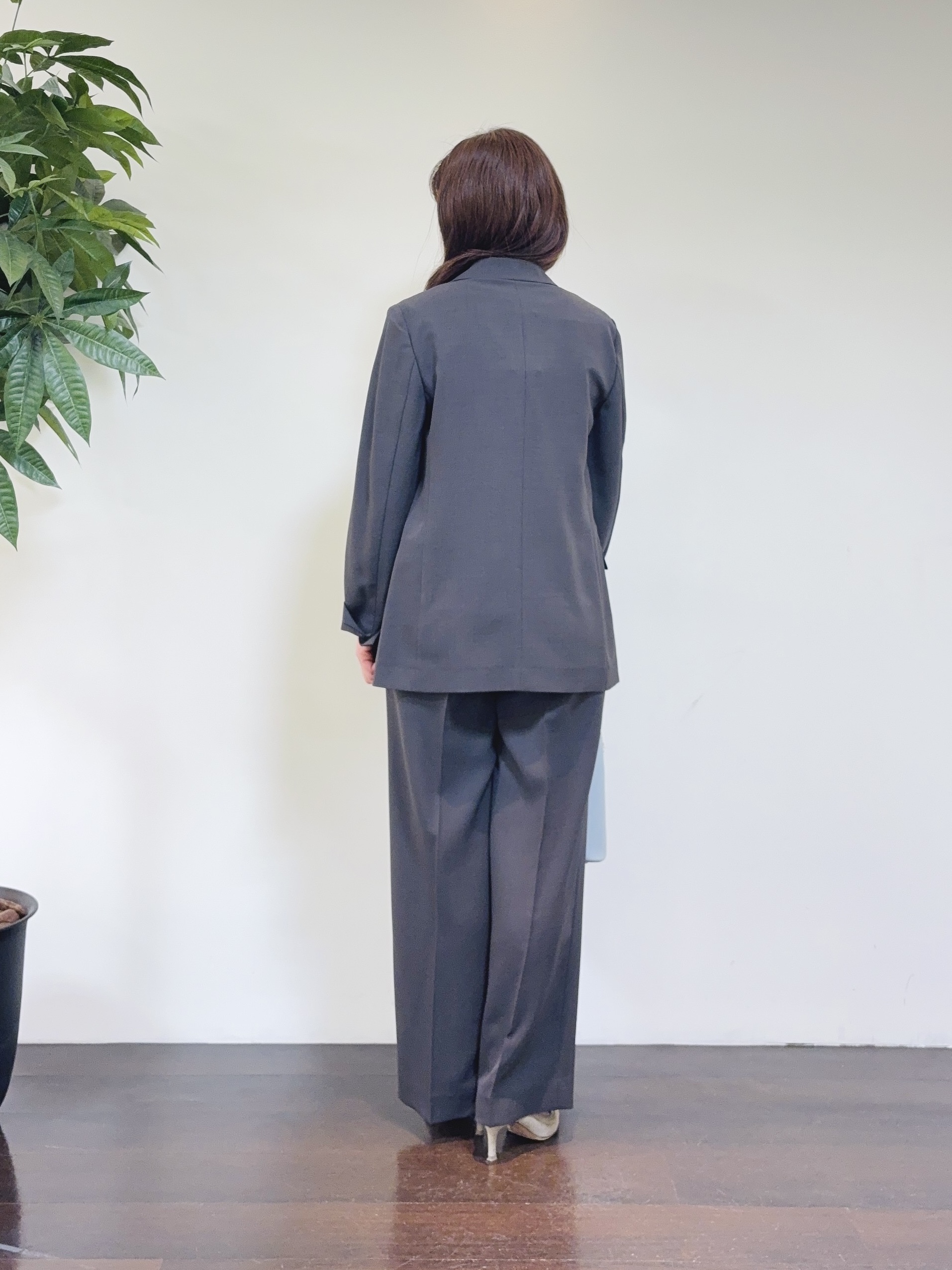 CHISATOさんの「UNTITLED｜【新色追加/セットアップ可】エアリー ダブルブレストジャケット」を使ったコーディネート