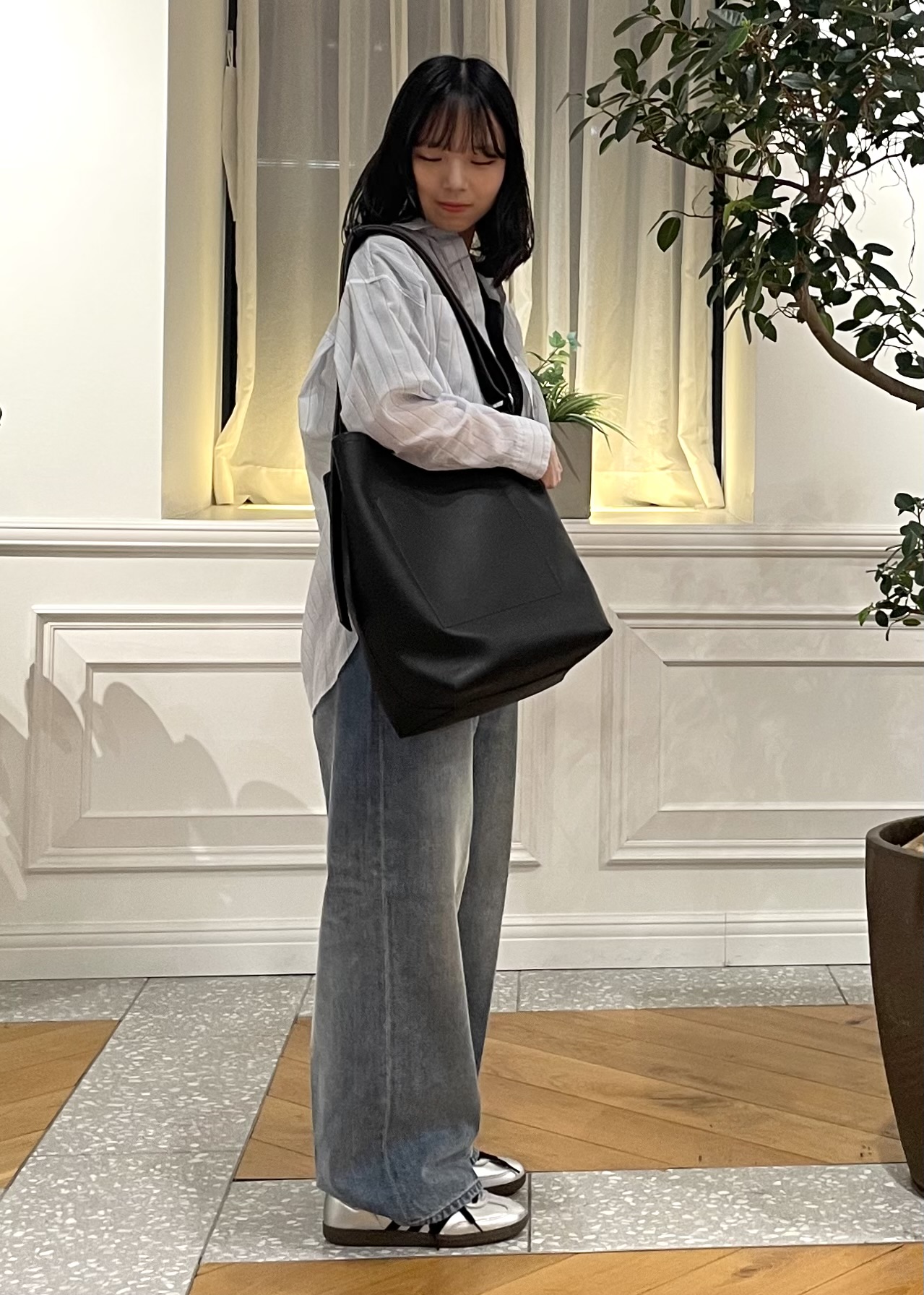 Lilyさんの「DRESSTERIOR｜シアー ストライプシャツ」を使ったコーディネート