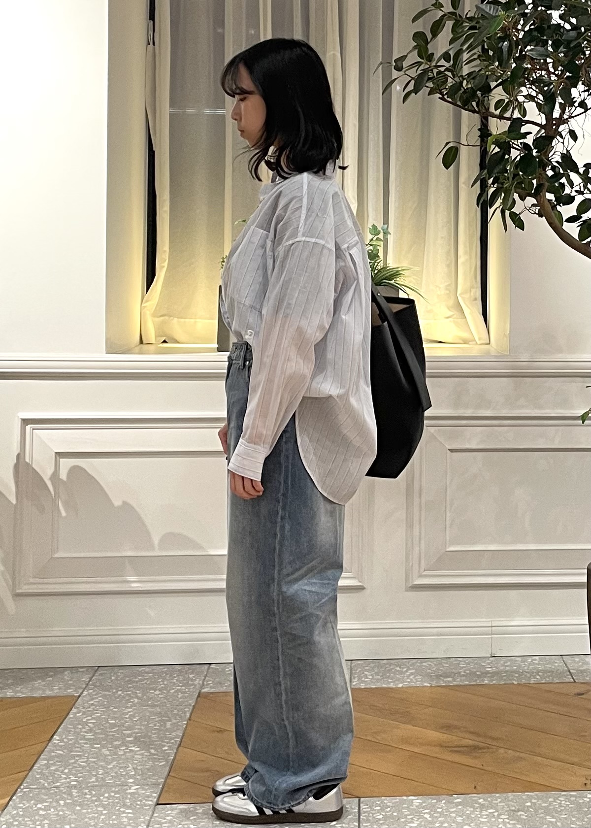 Lilyさんの「DRESSTERIOR｜シアー ストライプシャツ」を使ったコーディネート