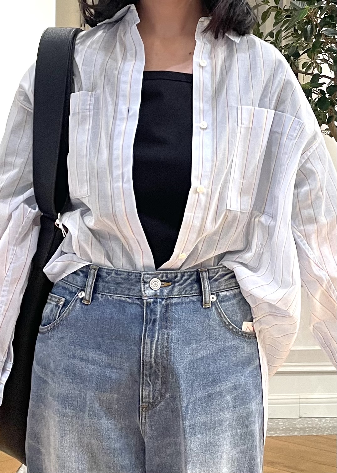 Lilyさんの「DRESSTERIOR｜シアー ストライプシャツ」を使ったコーディネート