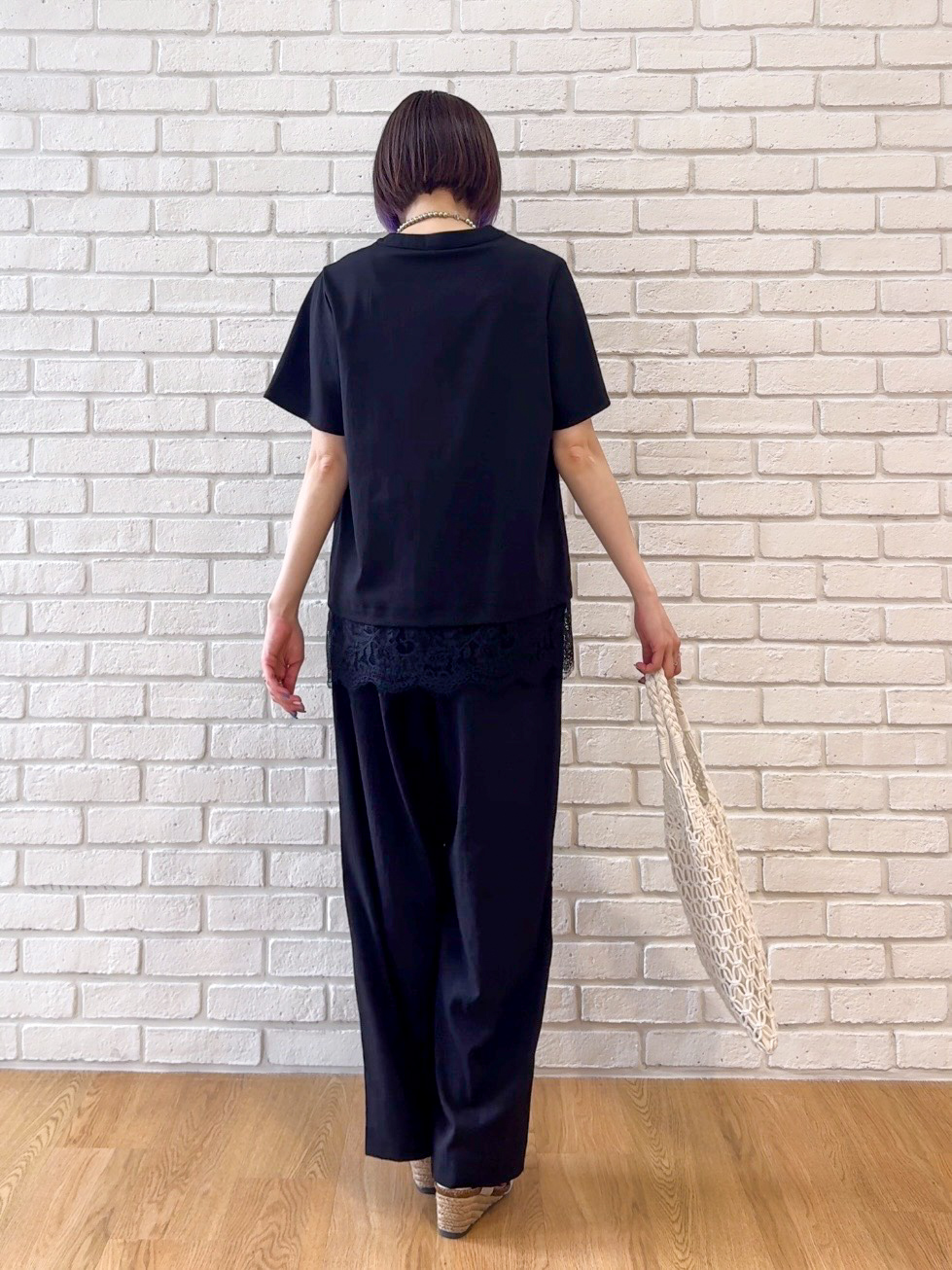 𝐜𝐡𝐢𝐤𝐚さんの「SHOO･LA･RUE｜【S-LL/洗濯機可】軽凛(かろりん) 楽に着られて上品 裾レーススキッパーブラウス」を使ったコーディネート