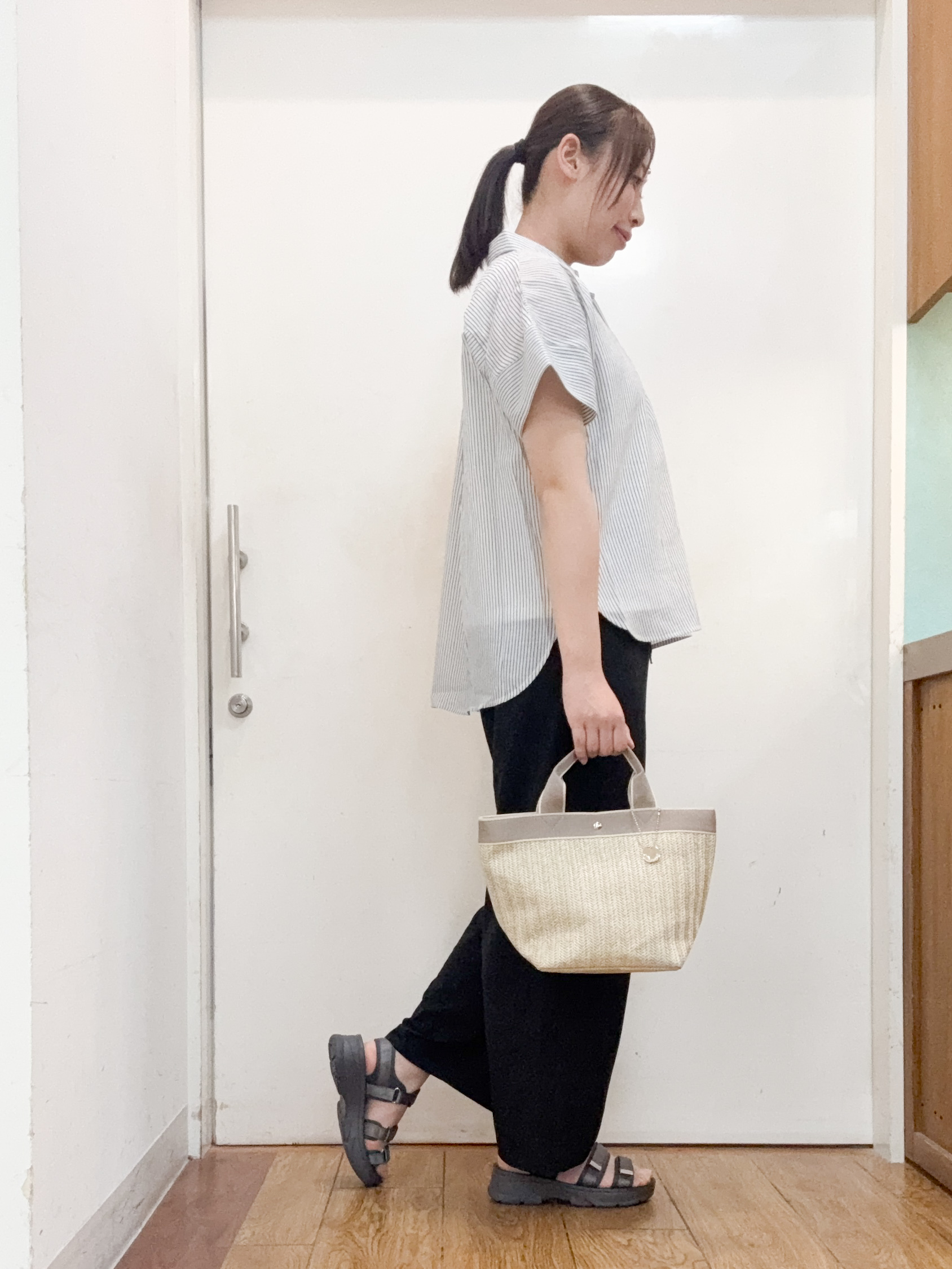 Karinさんの「SHOO･LA･RUE｜【2点セット/S-LL/洗濯機可】時短でコーデ決まる スラブスキッパーシャツ＋タンクトップ」を使ったコーディネート
