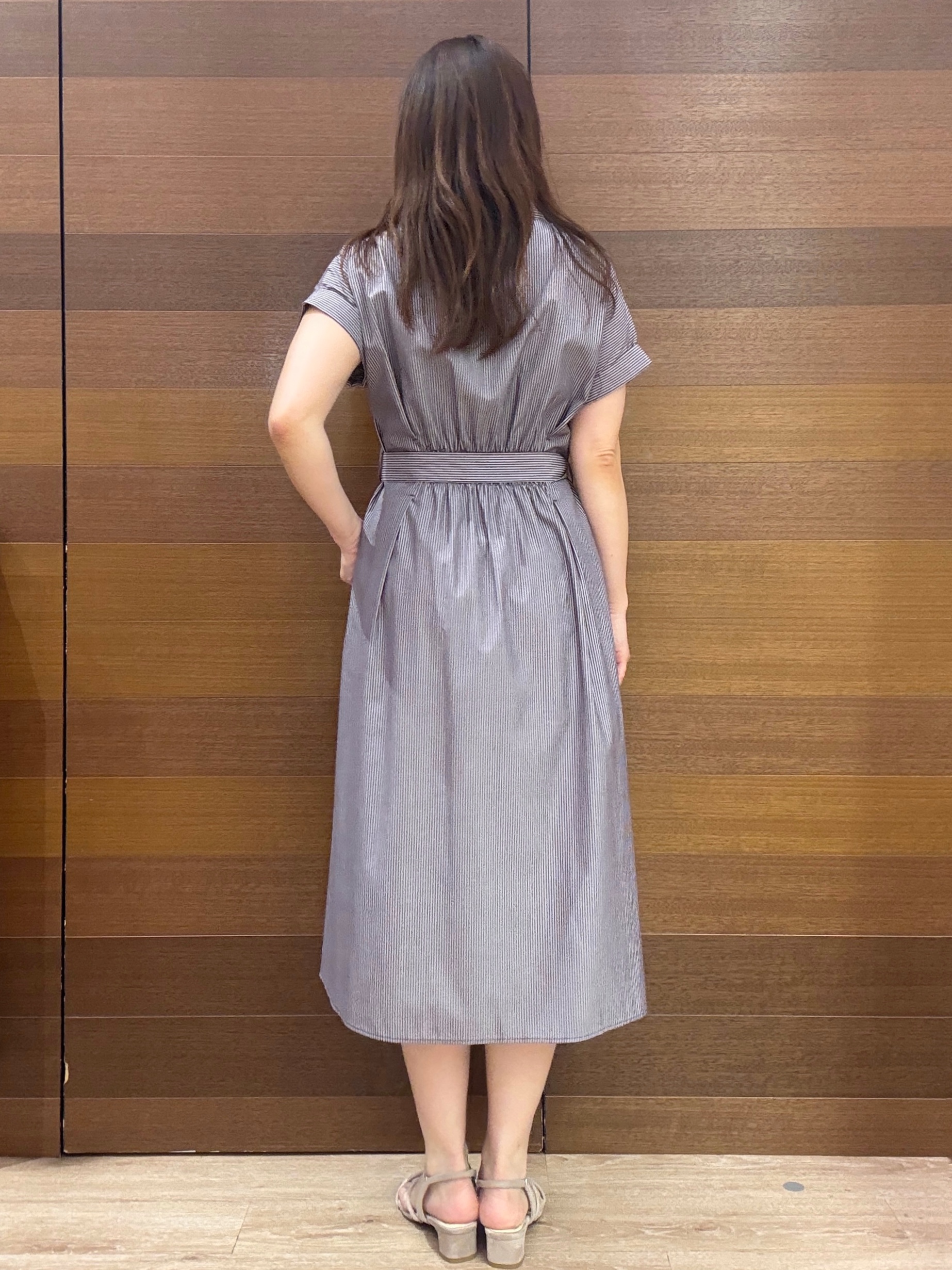 maichiさんの「OPAQUE.CLIP｜【接触冷感／UV】ストライプタックシャツワンピース《洗濯機OK》」を使ったコーディネート