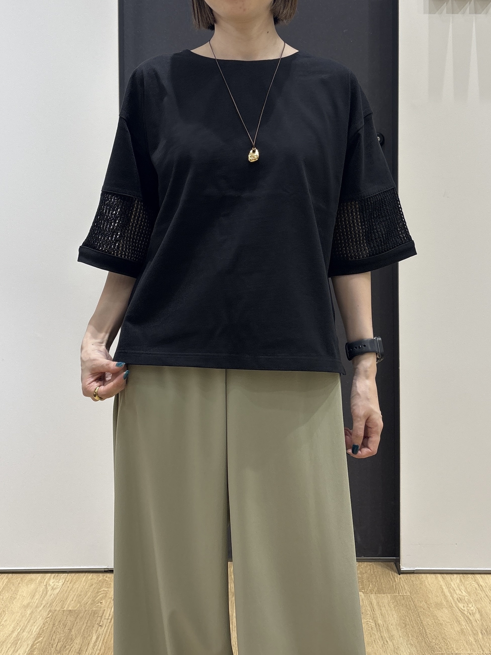 risaさんの「Dessin｜【接触冷感】メッシュレーススリーブプルオーバー」を使ったコーディネート