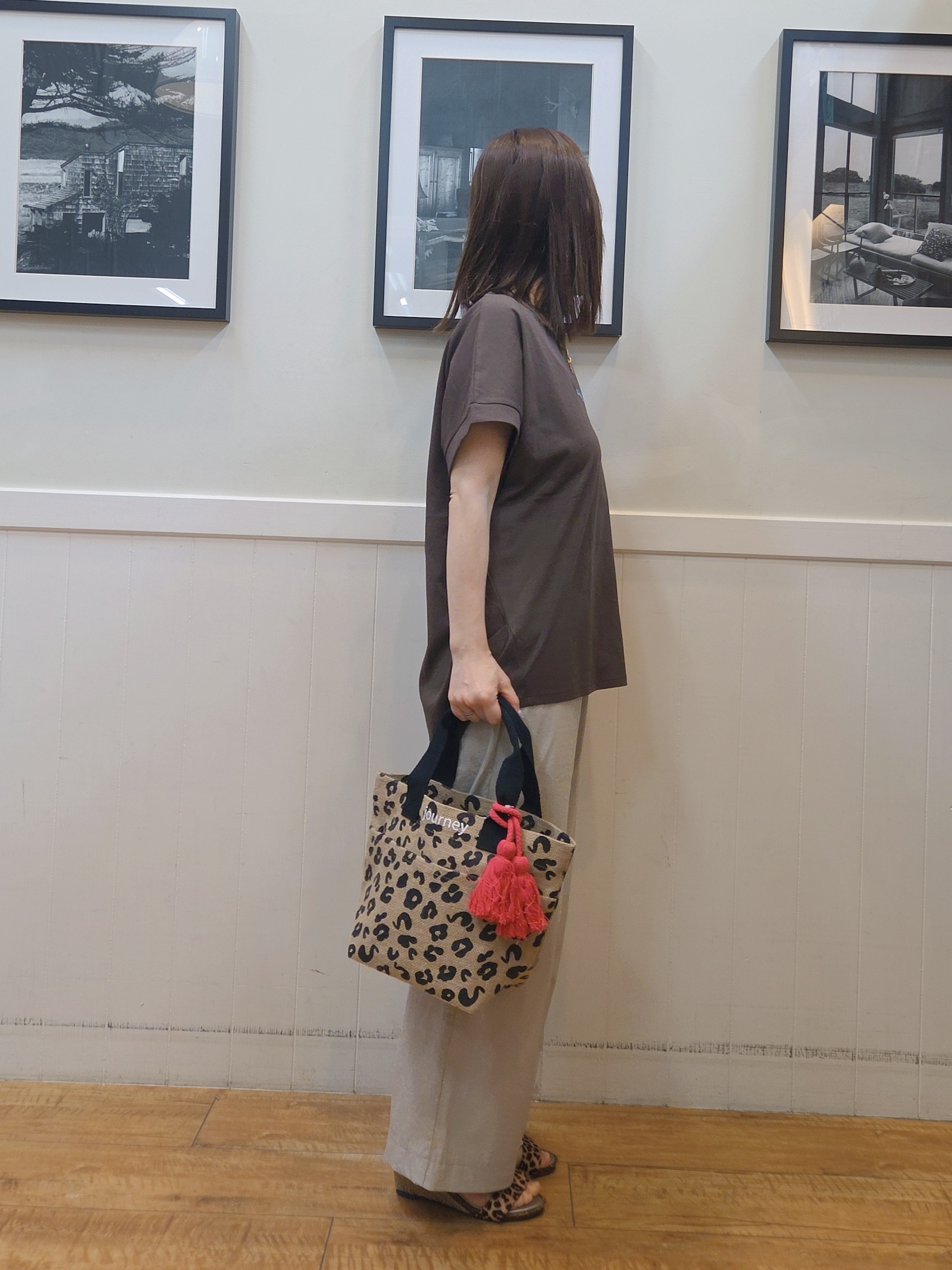 nao.さんの「SHOO･LA･RUE｜【汗じみ防止/S-LL/体型カバー/洗濯機可】汗じみが気になりにくい 大人の刺繍ロゴTシャツ」を使ったコーディネート