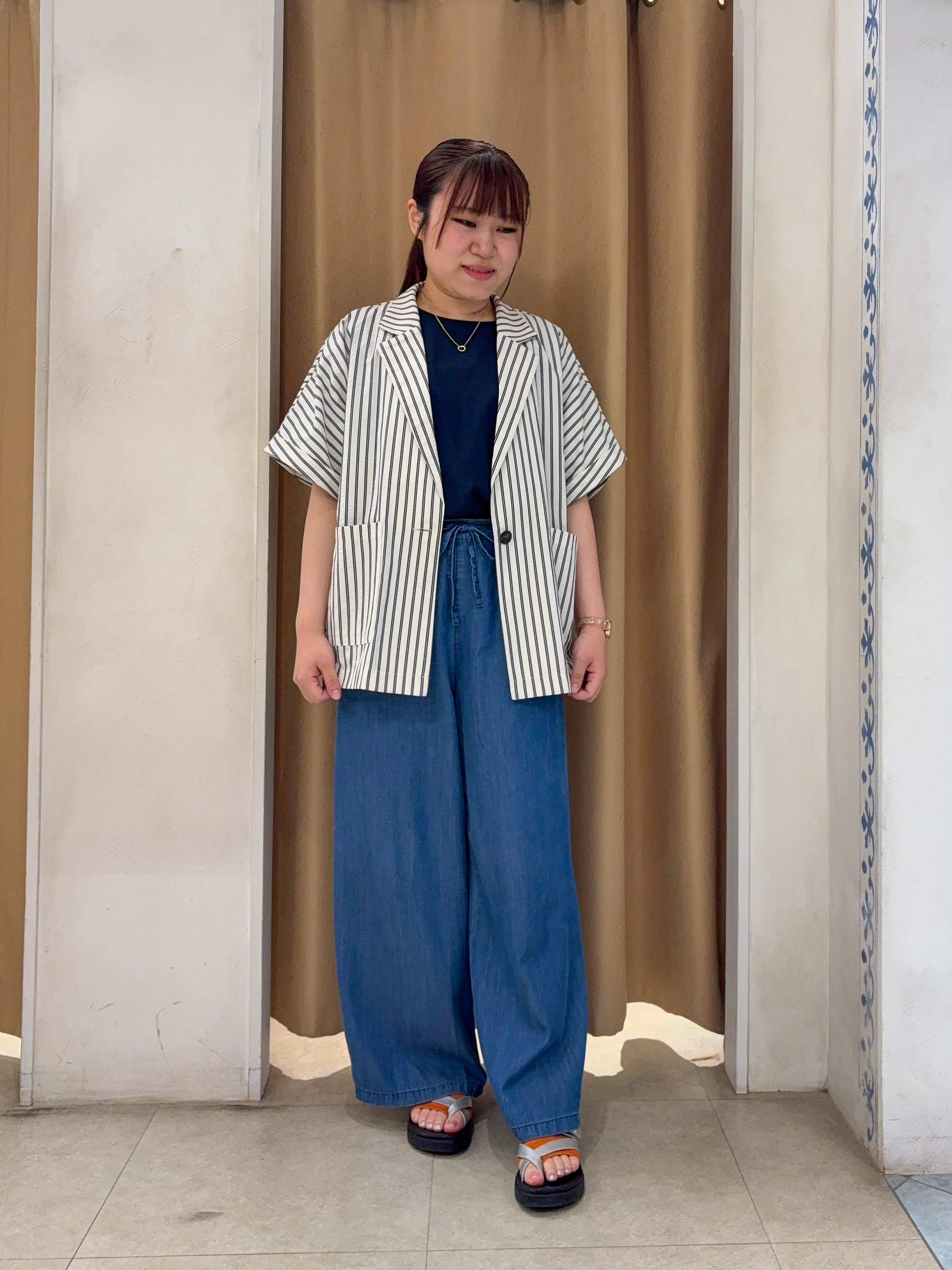 SO(R)Aさんの「SHOO･LA･RUE｜【高レビュー/体型カバー】インせず着られる スキッパー裾リボンブラウス」を使ったコーディネート