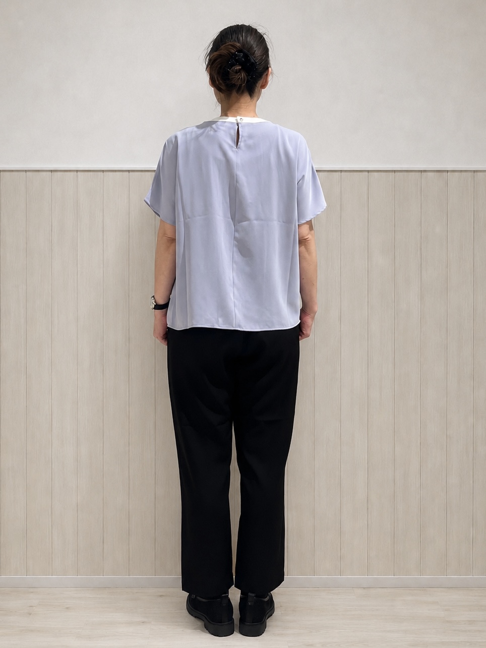 まつみさんの「SHOO･LA･RUE｜【洗濯機可/S-LL】オンにもオフにも マルチに使えるボタンレスカーディガン」を使ったコーディネート