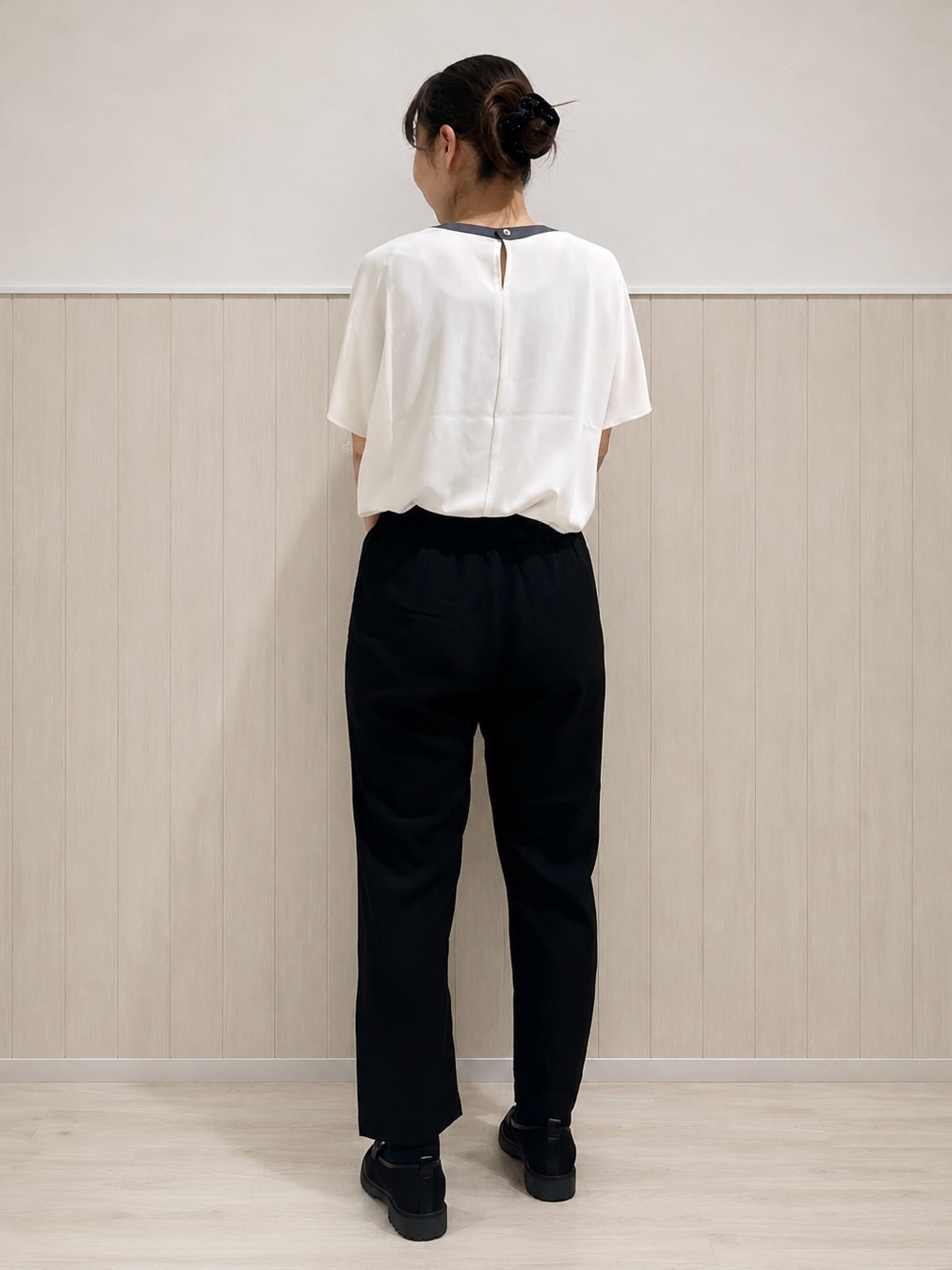 まつみさんの「SHOO･LA･RUE｜【UV/通勤】洗濯後しわになりにくい 上品配色ブラウス」を使ったコーディネート