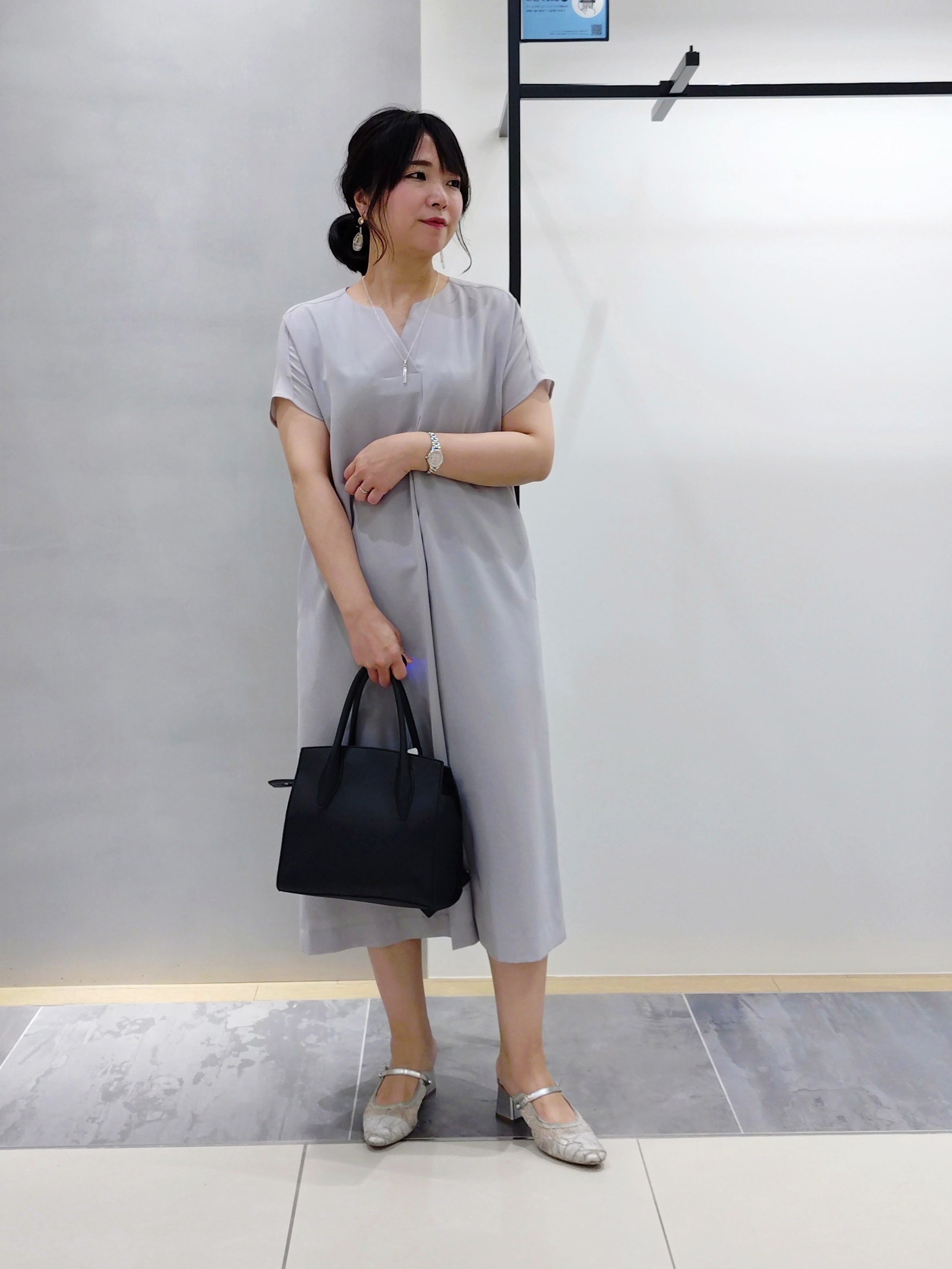 TOMOMIさんの「INDIVI｜【接触冷感／透湿／着る日傘】ノーカラージャケット」を使ったコーディネート