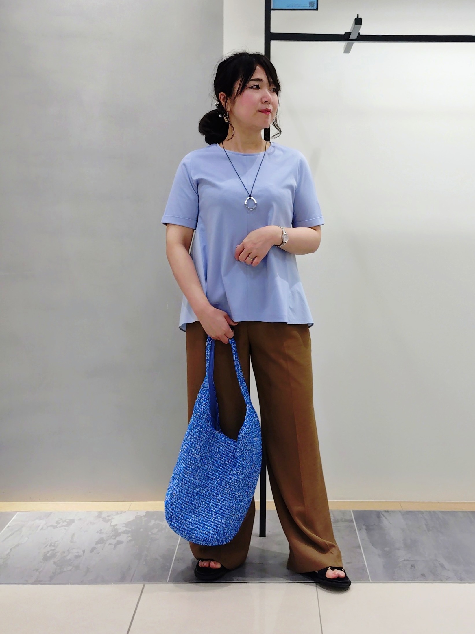 TOMOMIさんの「INDIVI｜【洗える／メッシュ素材／SETUP可能】半袖シアージャケット」を使ったコーディネート