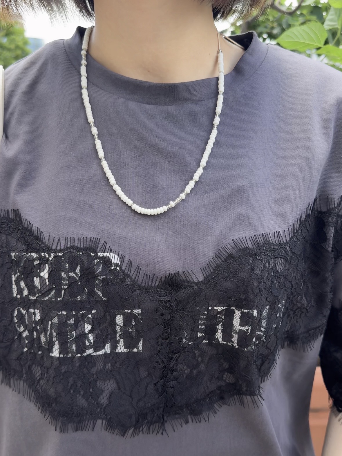 𝐜𝐡𝐢𝐤𝐚さんの「SHOO･LA･RUE｜【洗濯機可】レースデザインでこなれ見え ロゴプリントTシャツ」を使ったコーディネート