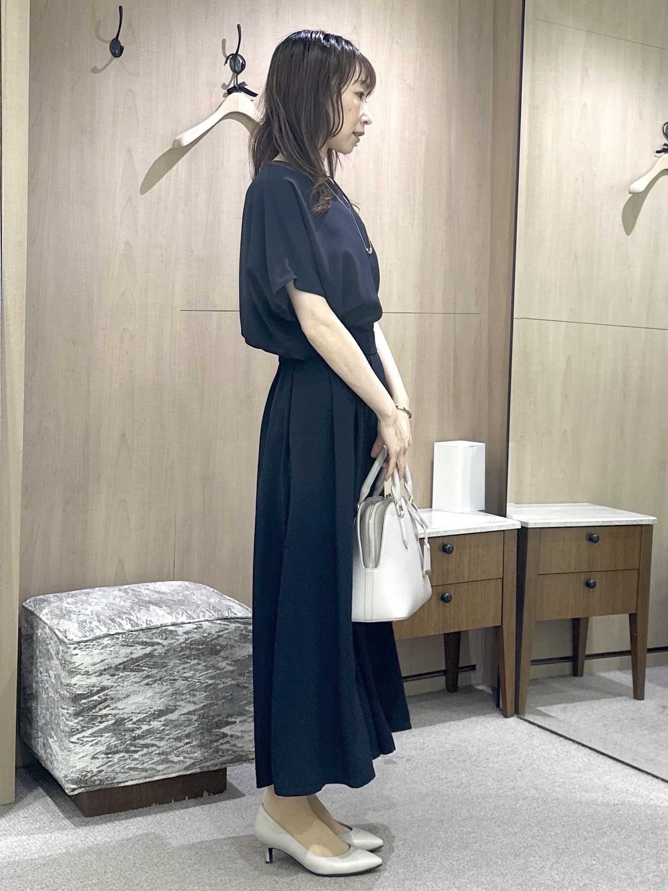 Miwaさんの「UNTITLED｜【UV/接触冷感/セットアップ可】リラクシーキーVネックブラウス」を使ったコーディネート