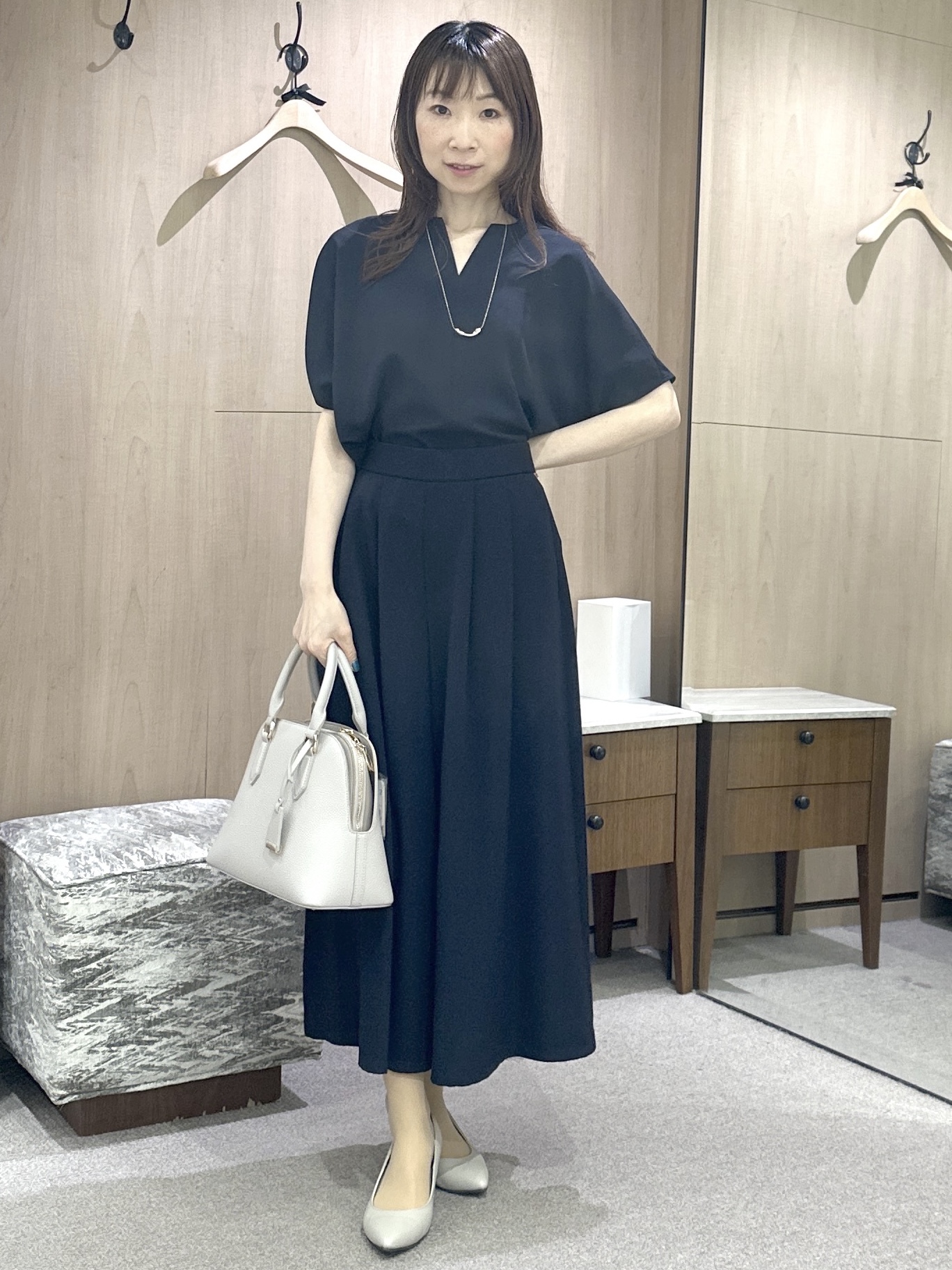 Miwaさんの「UNTITLED｜【UV/接触冷感/セットアップ可】リラクシーキーVネックブラウス」を使ったコーディネート