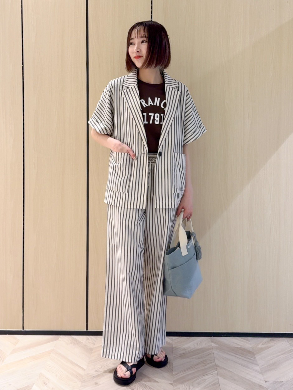 𝐜𝐡𝐢𝐤𝐚さんの「SHOO･LA･RUE｜【S-LL/吸水速乾/セットアップ可】羽織るだけで主役になる サッカーストライプシャツジャケット」を使ったコーディネート