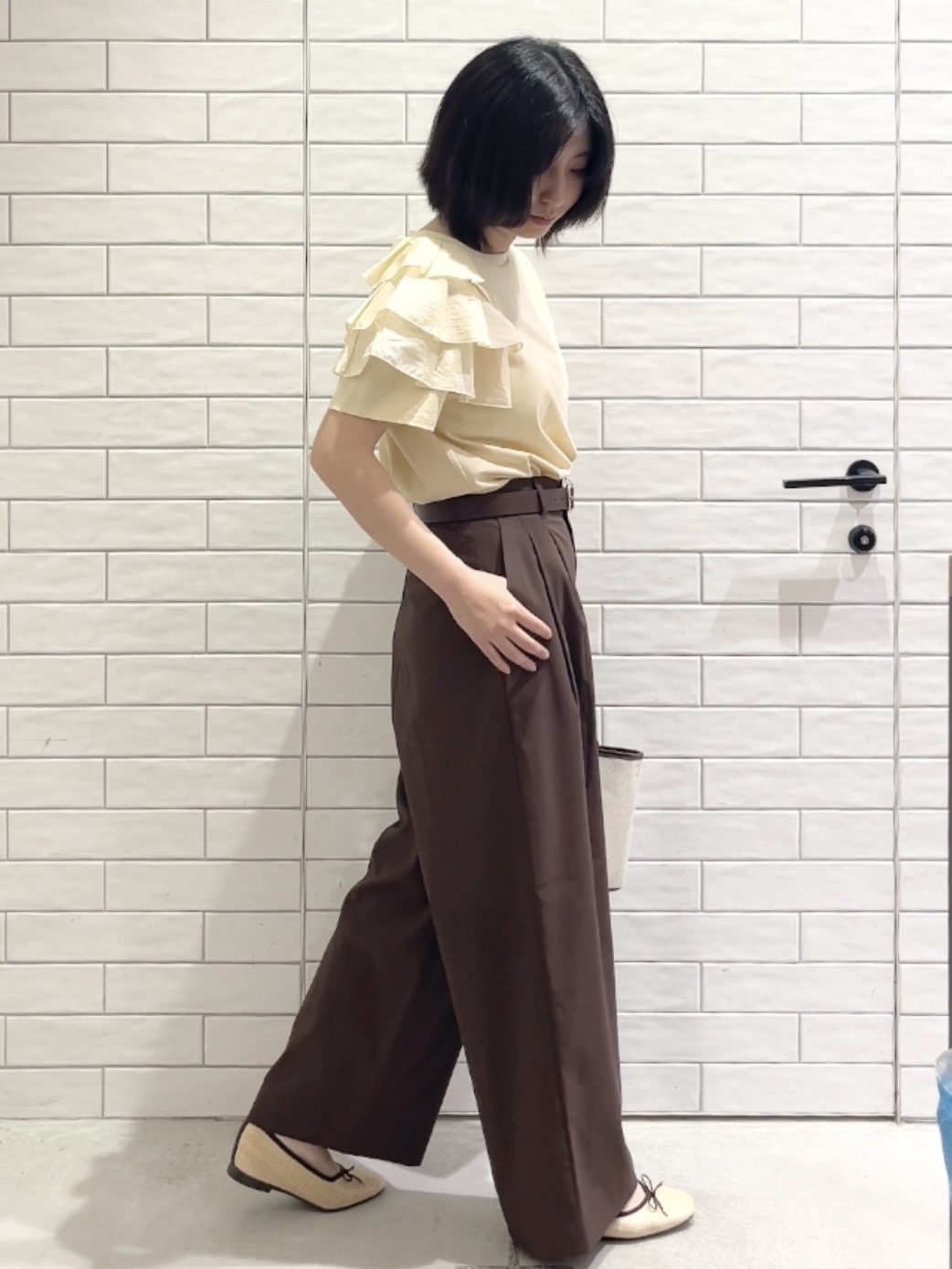 しおりさんの「OPAQUE.CLIP｜【接触冷感】アシメフリルドッキングカットソー《UVケア／洗濯機OK》」を使ったコーディネート