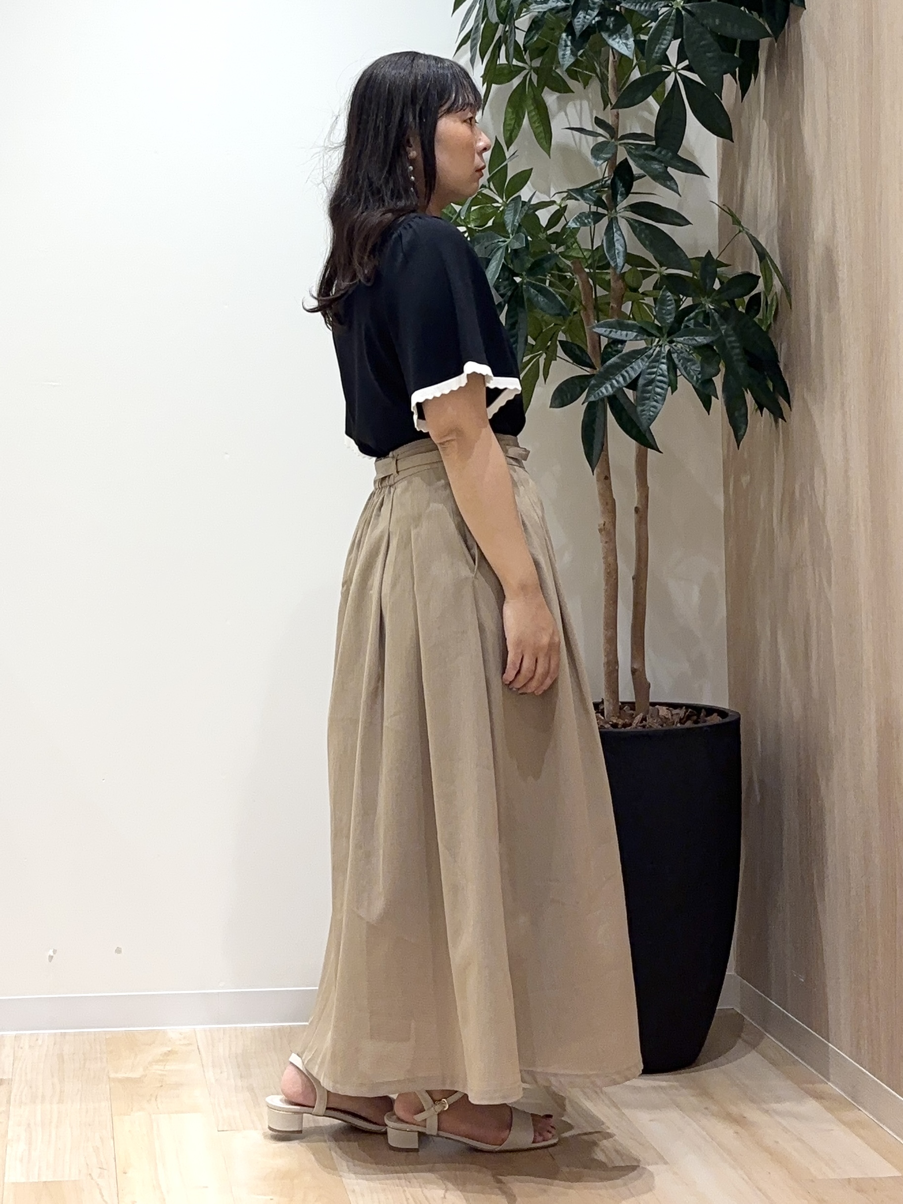 miraiさんの「grove｜高評価！【シリーズ累計36万枚！名品ニット】やわらかドライタッチ スカラップスリーブニット」を使ったコーディネート