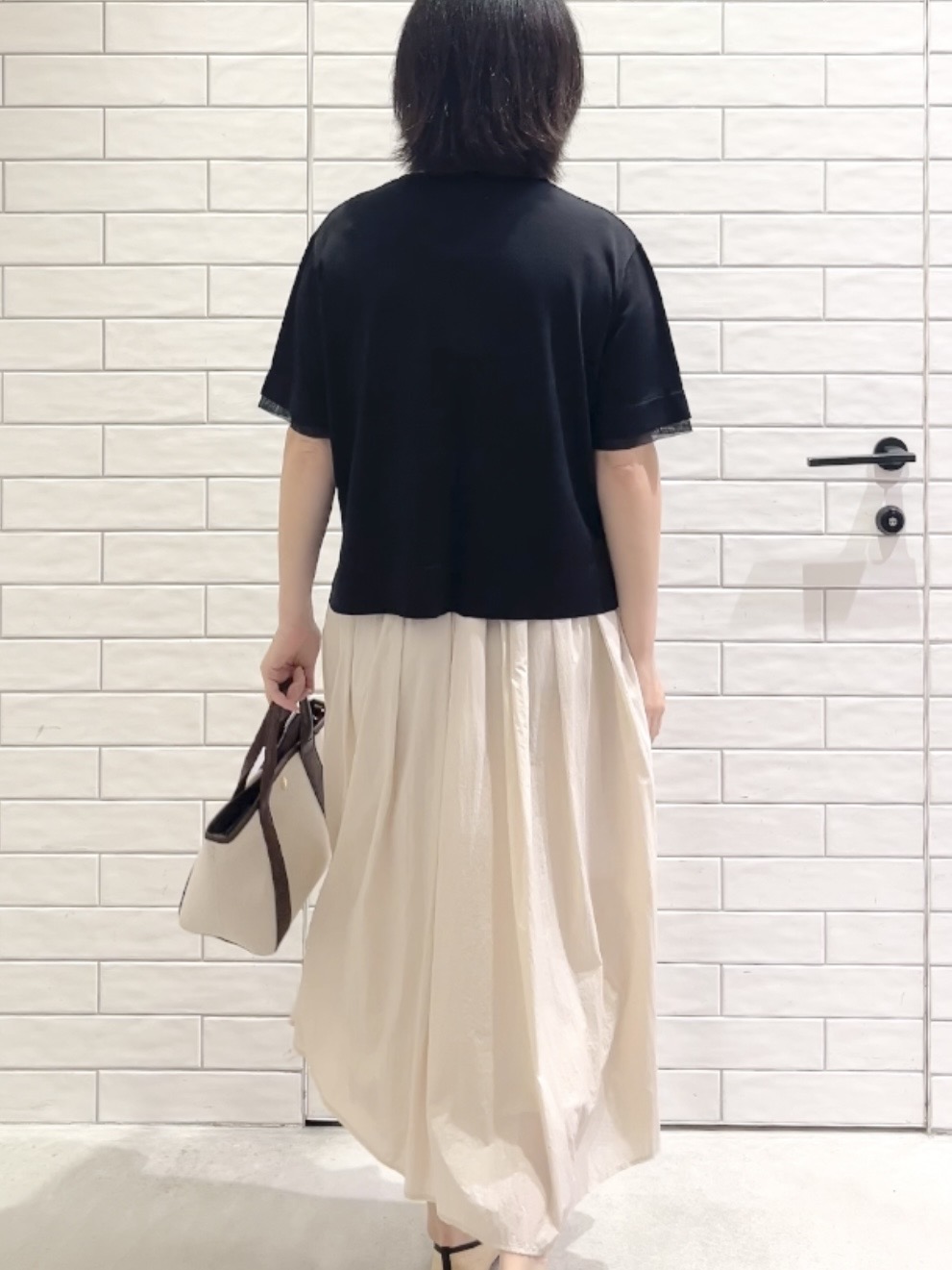 しおりさんの「OPAQUE.CLIP｜【UV／接触冷感／抗ピル】シアー＆レイヤード風さらりニット《洗濯機OK》」を使ったコーディネート
