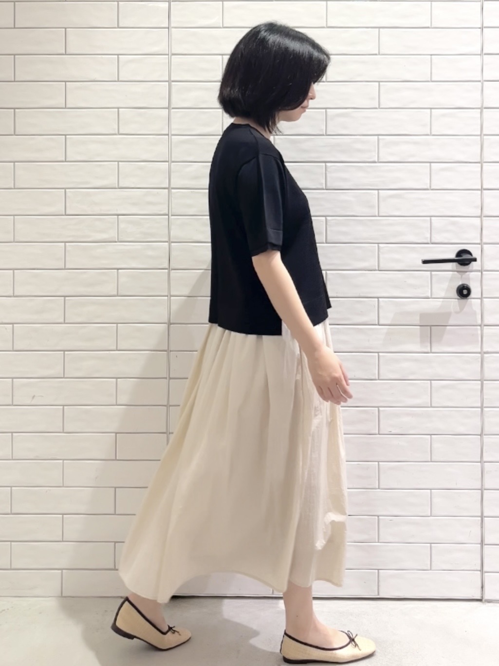 しおりさんの「OPAQUE.CLIP｜【UV／接触冷感／抗ピル】シアー＆レイヤード風さらりニット《洗濯機OK》」を使ったコーディネート