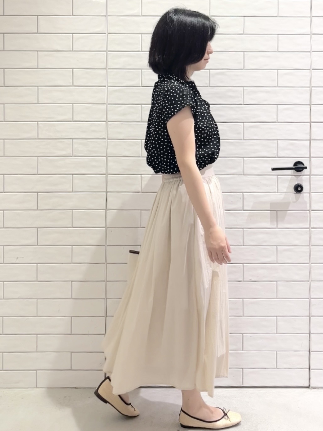 しおりさんの「OPAQUE.CLIP｜ドットボウタイブラウス【洗濯機OK】」を使ったコーディネート