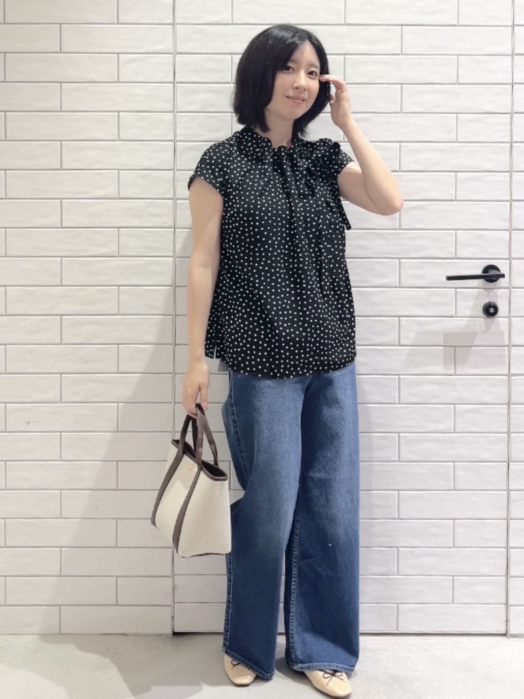 しおりさんの「OPAQUE.CLIP｜ドットボウタイブラウス【洗濯機OK】」を使ったコーディネート