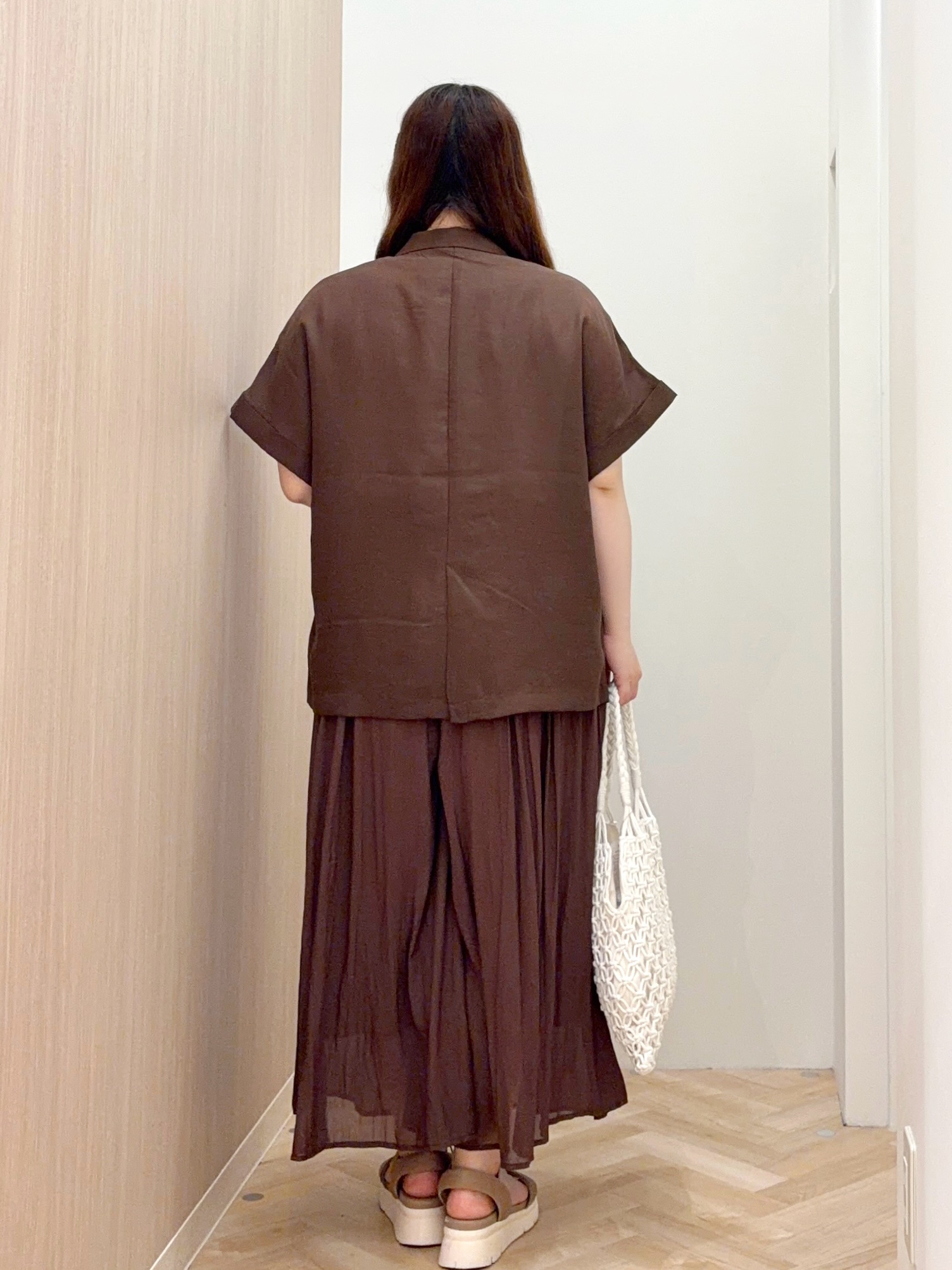 akariさんの「grove｜【洗濯機OK/SETUP可】シワになりにくいハーフスリーブジャケット」を使ったコーディネート