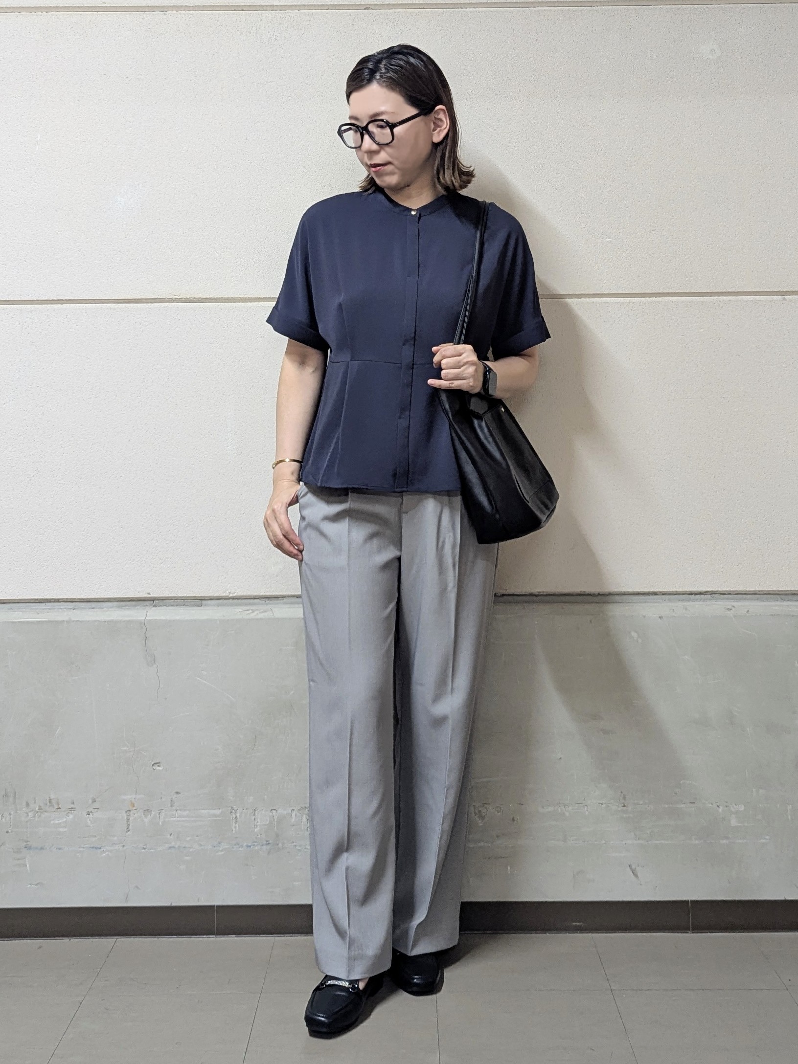 miyuさんの「SHOO･LA･RUE｜【UV/通勤】洗濯後しわになりにくい インしない ウエストタックペプラムブラウス」を使ったコーディネート